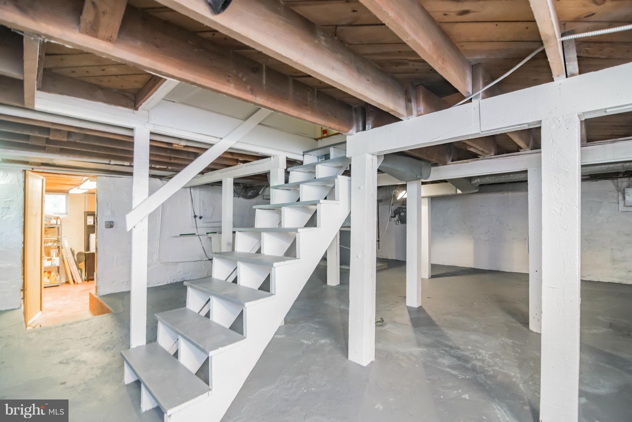 LARCHMONT TERRACE - Residential