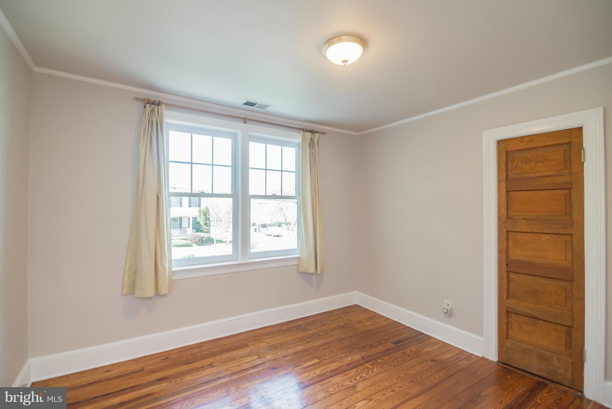 LARCHMONT TERRACE - Residential