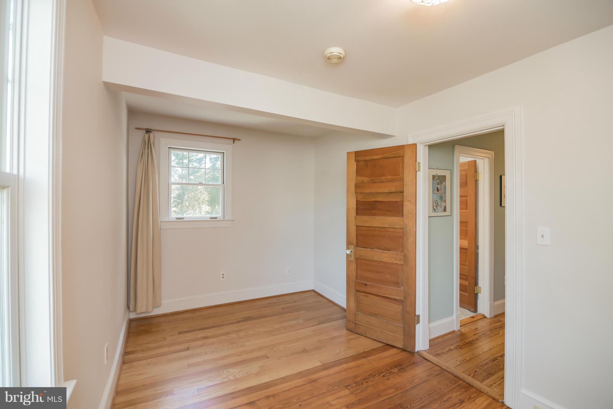 LARCHMONT TERRACE - Residential