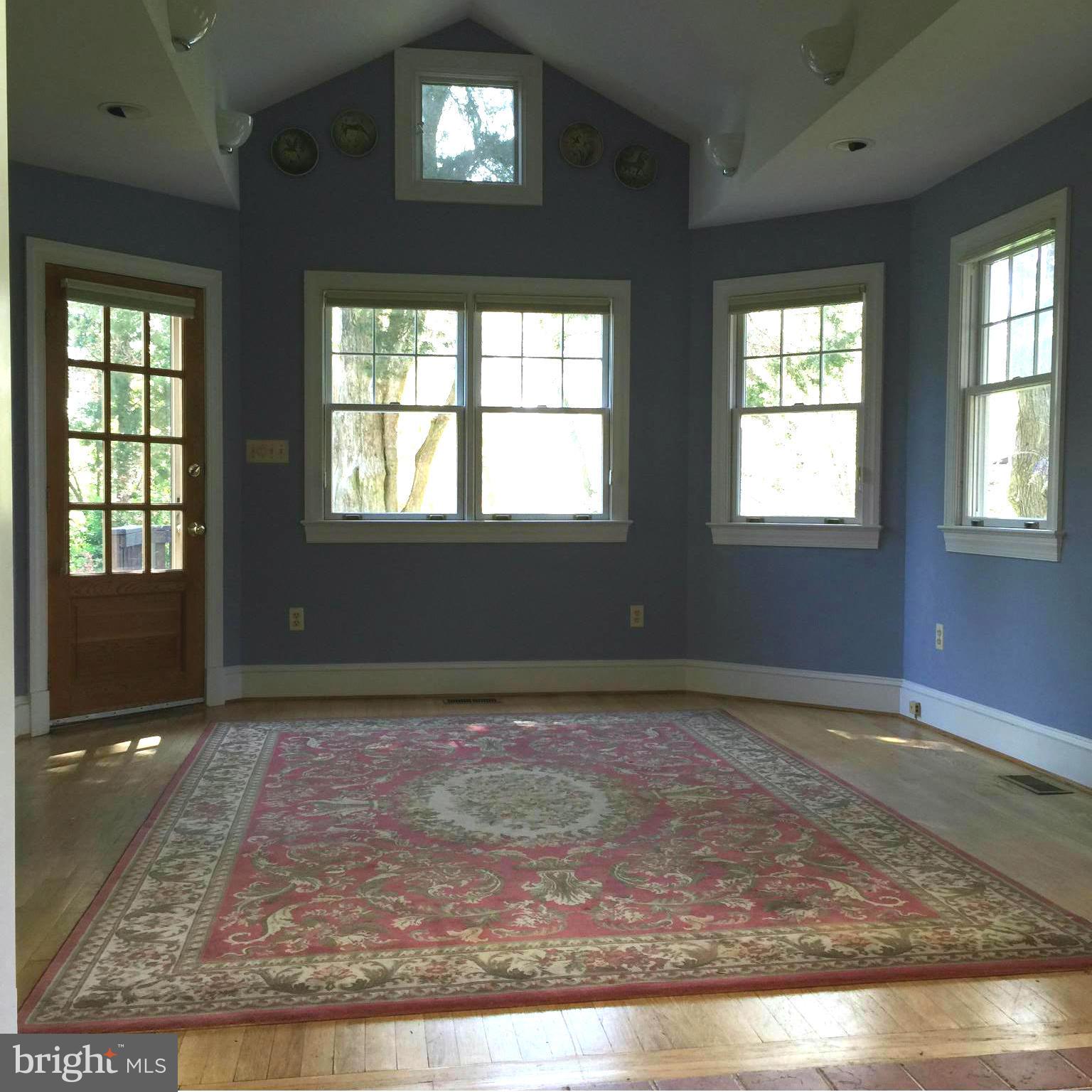 LARCHMONT TERRACE - Residential