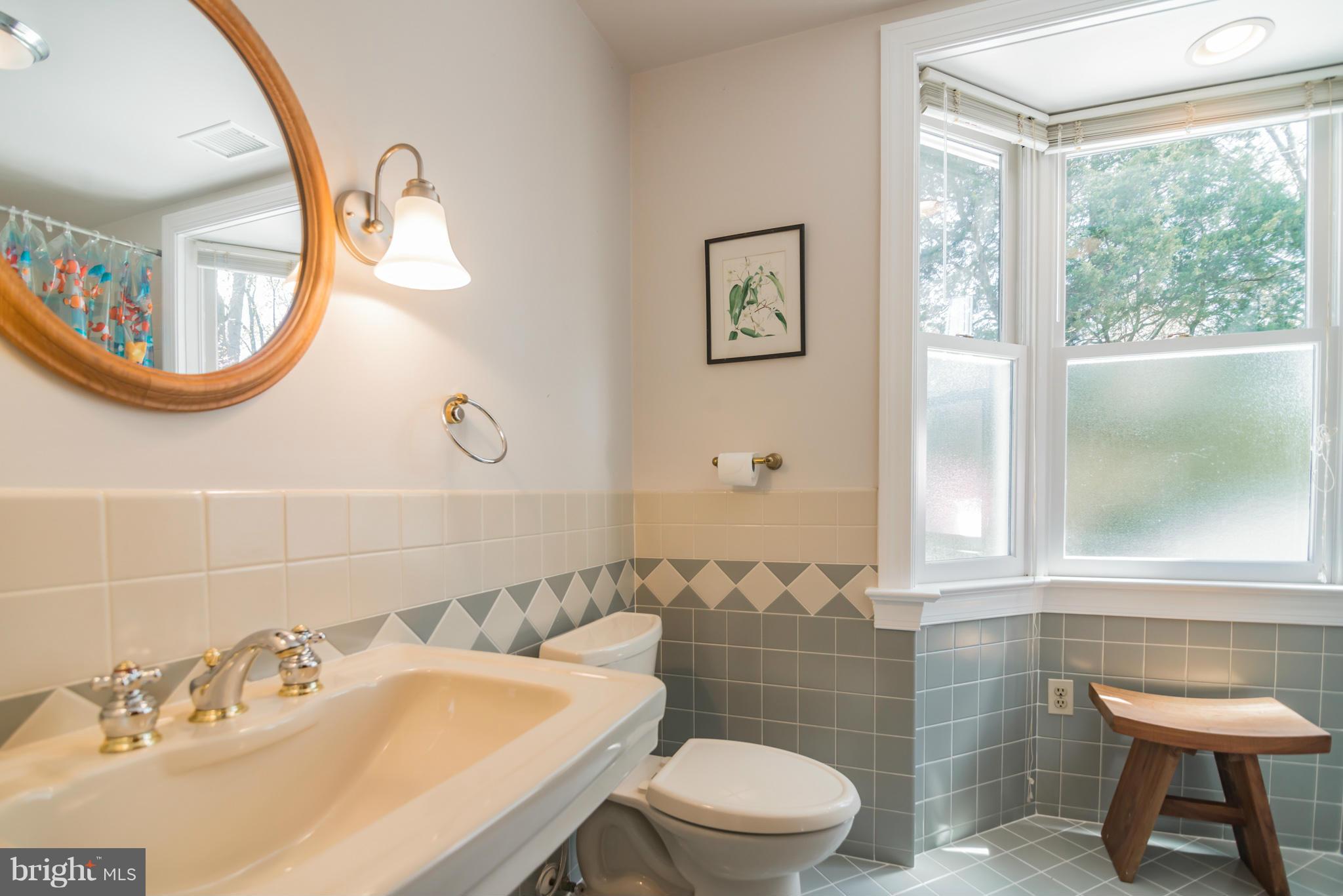 LARCHMONT TERRACE - Residential