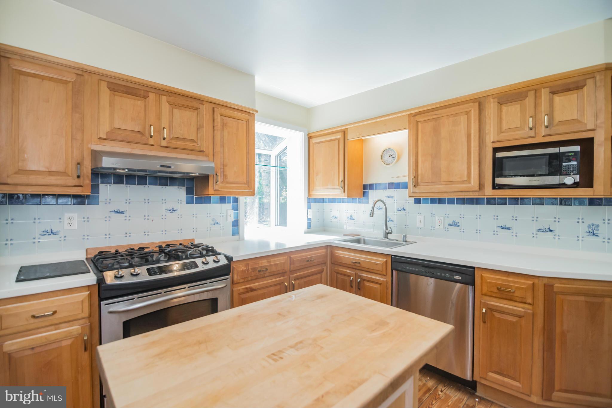 LARCHMONT TERRACE - Residential