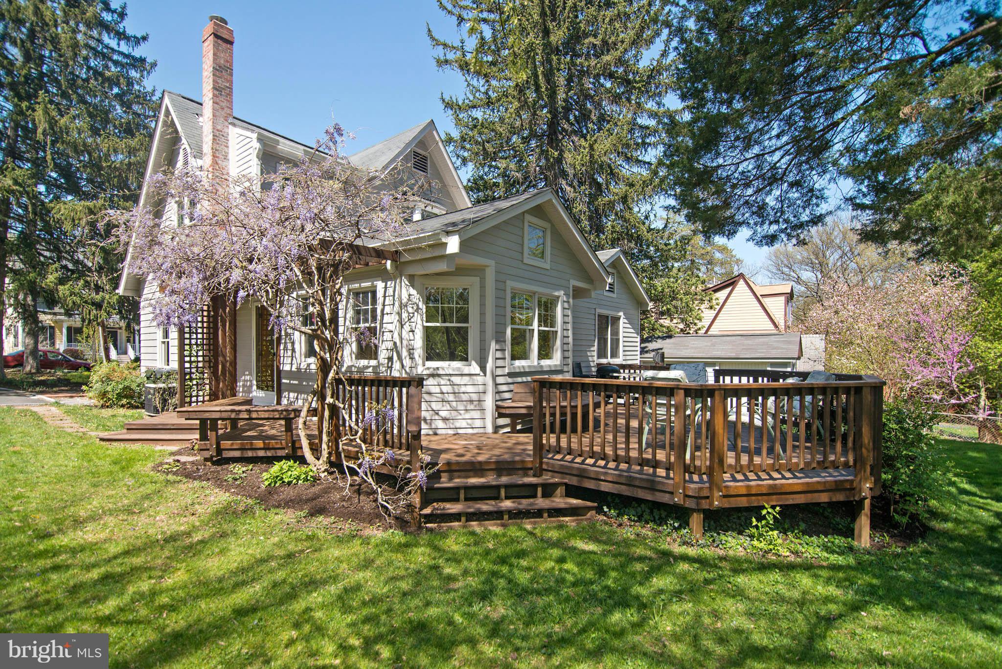 LARCHMONT TERRACE - Residential