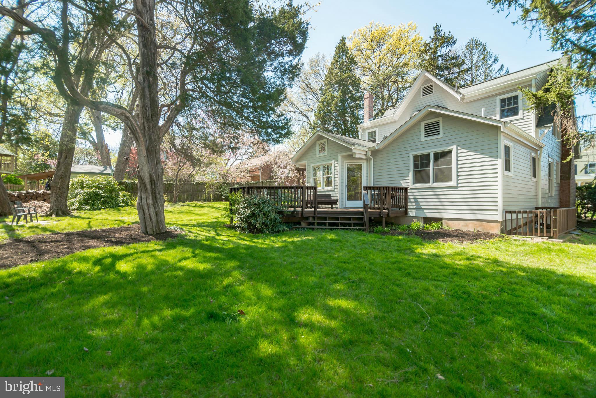 LARCHMONT TERRACE - Residential