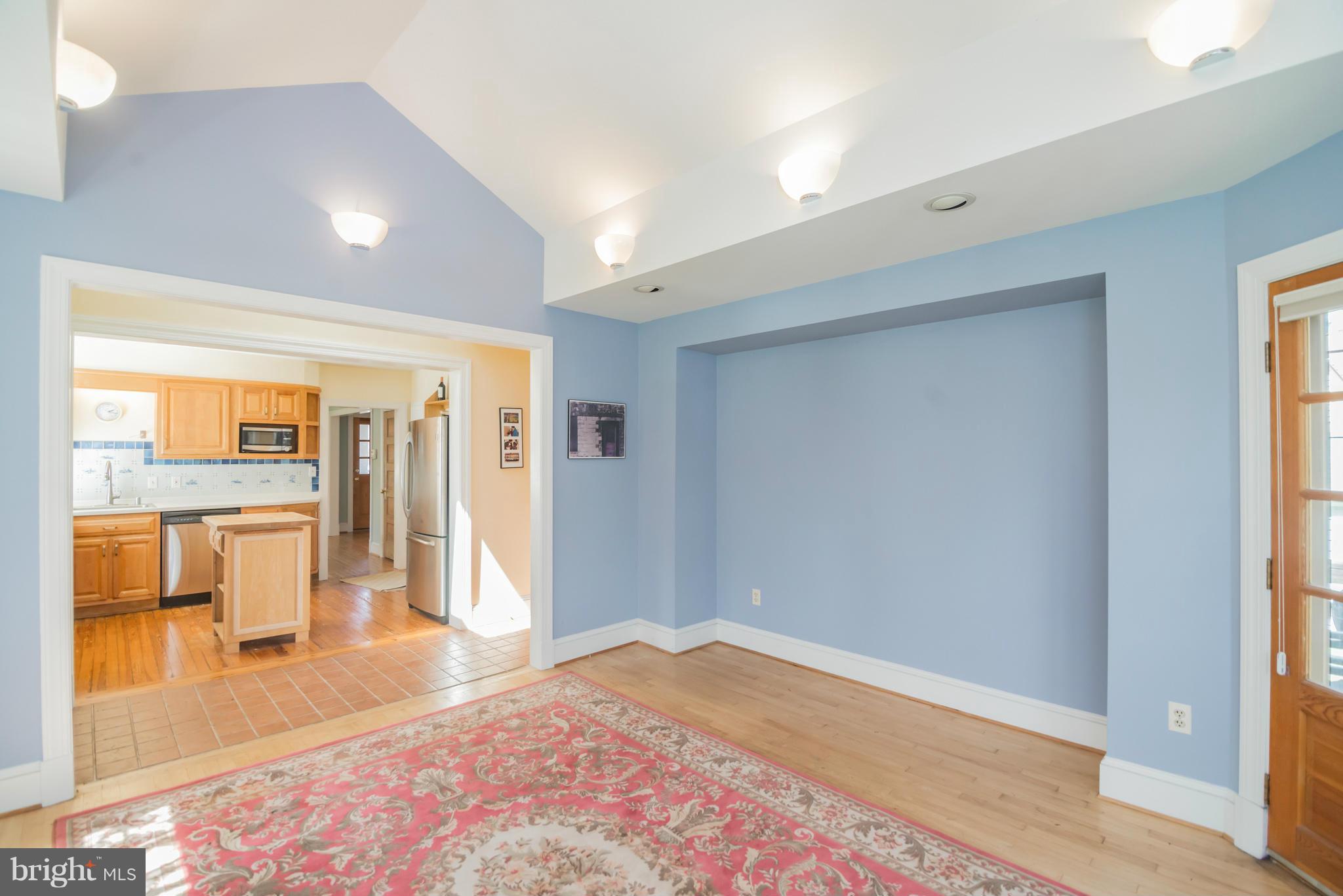 LARCHMONT TERRACE - Residential