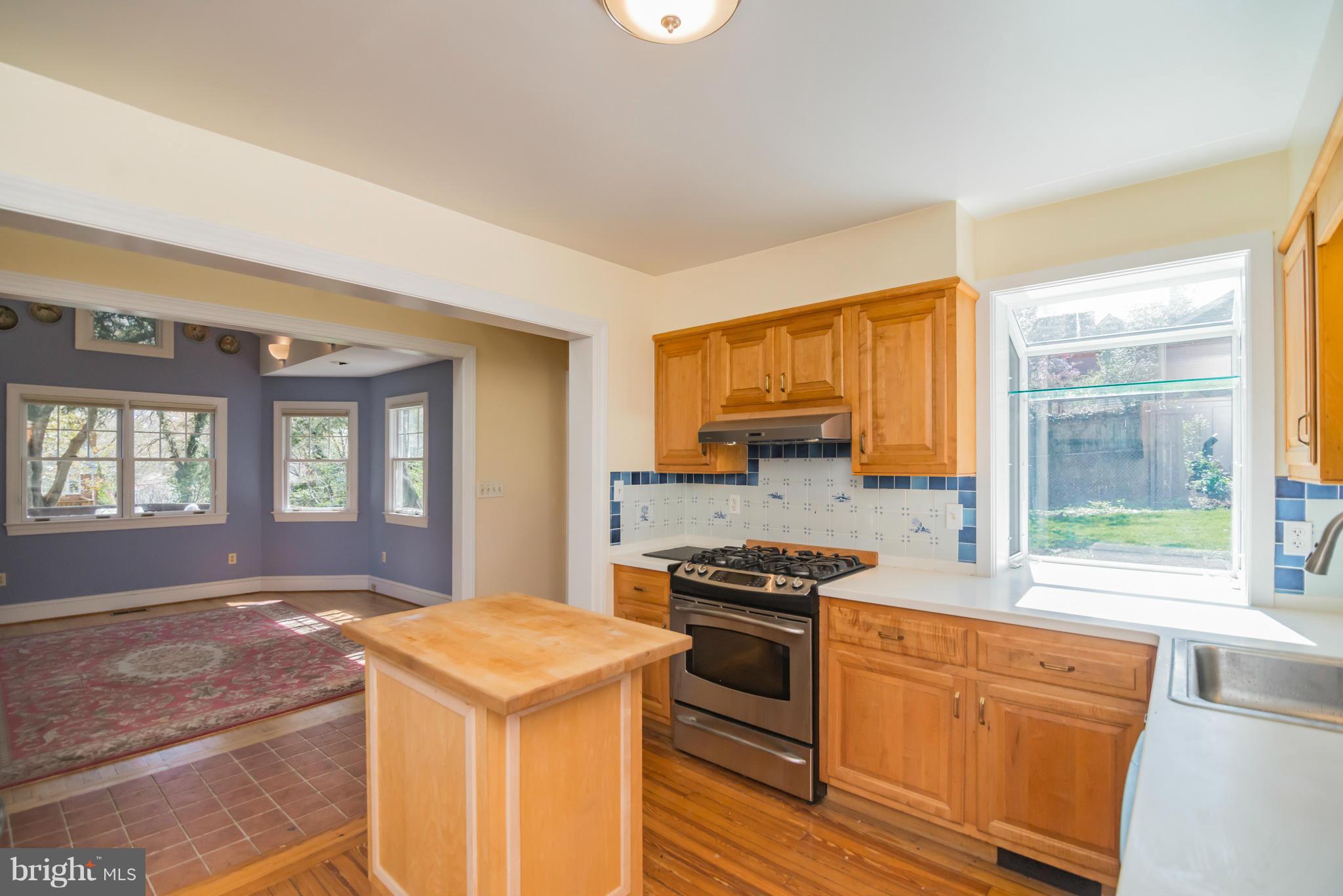 LARCHMONT TERRACE - Residential