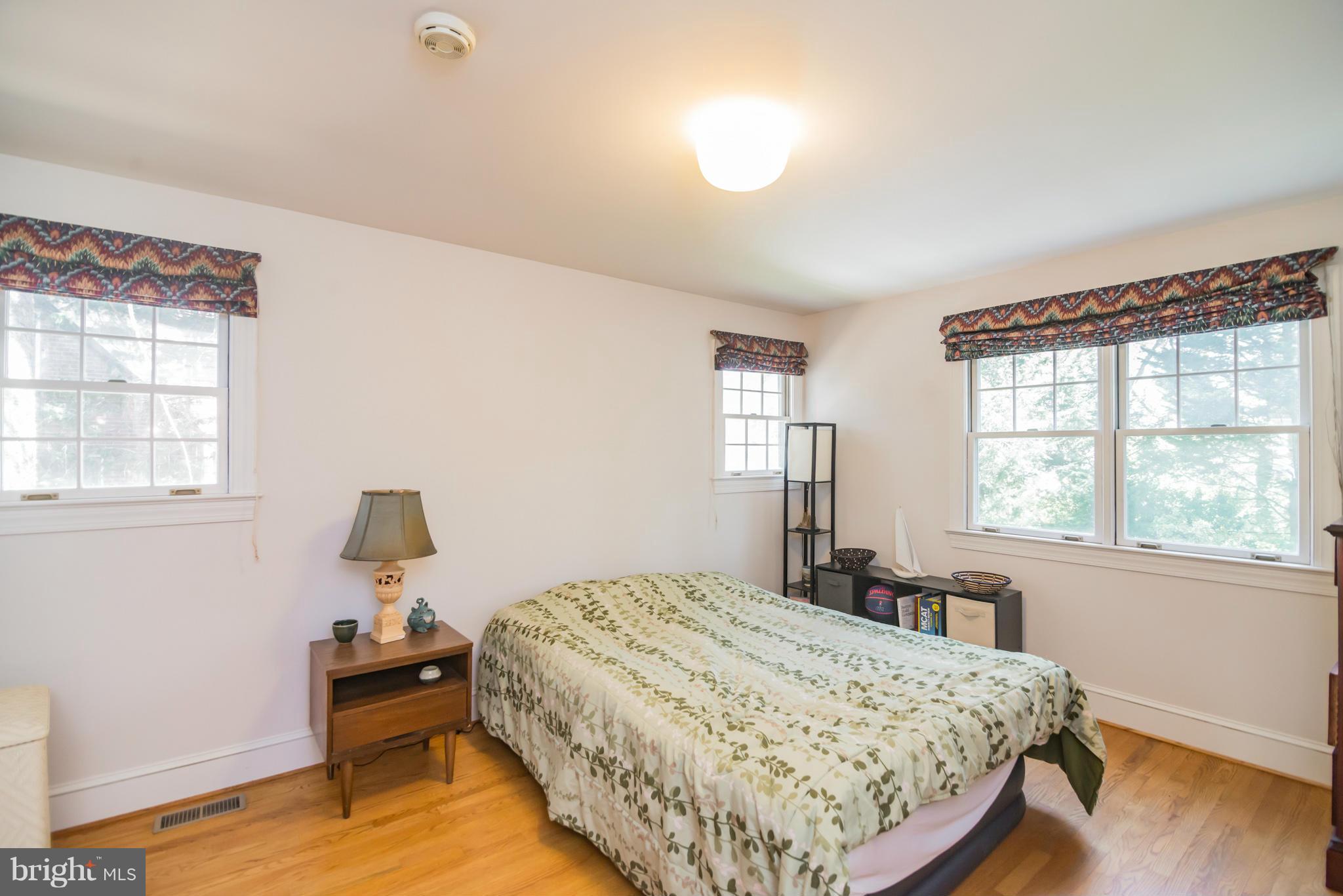 LARCHMONT TERRACE - Residential