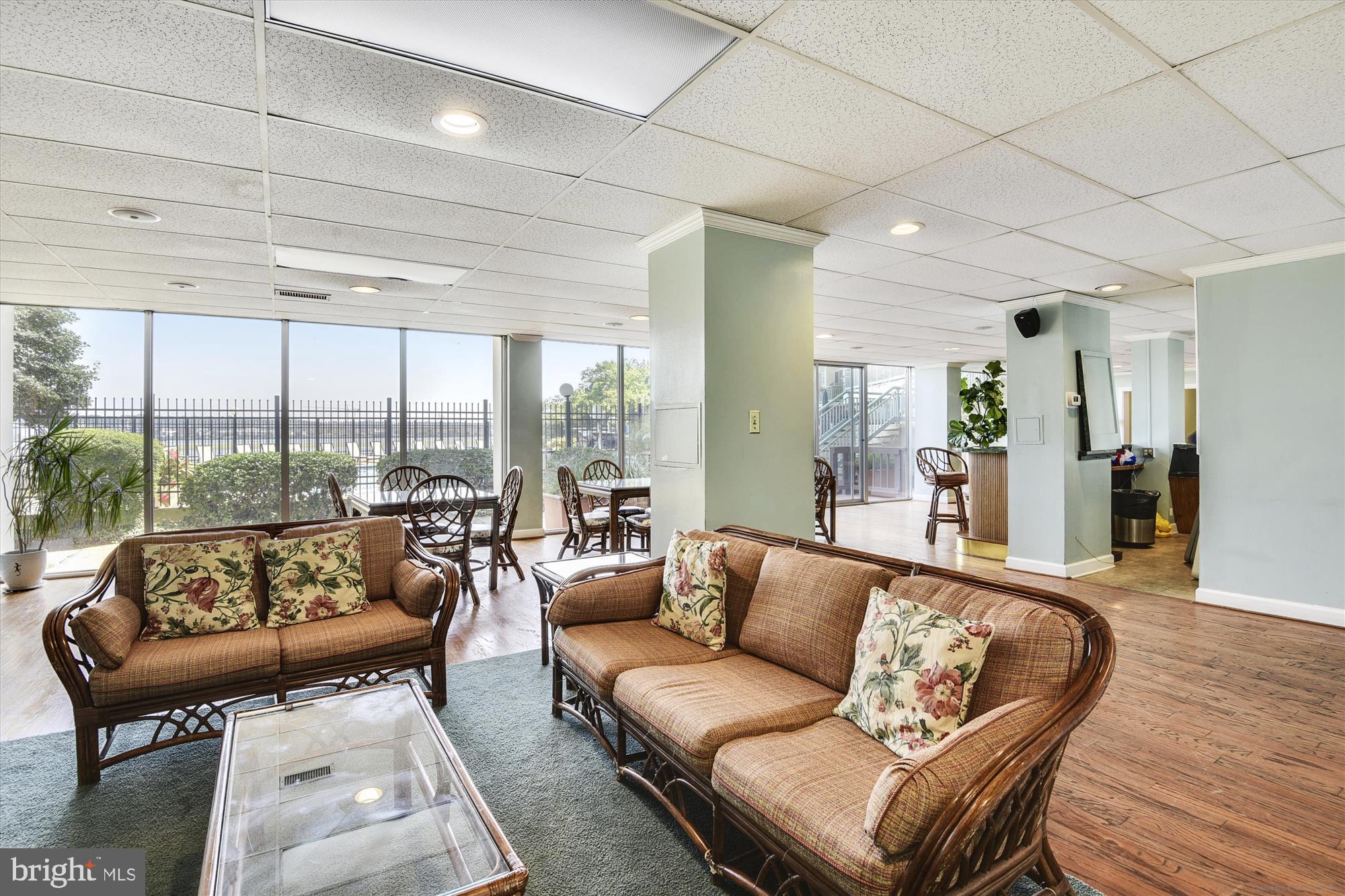 MARINA TOWERS - Residential