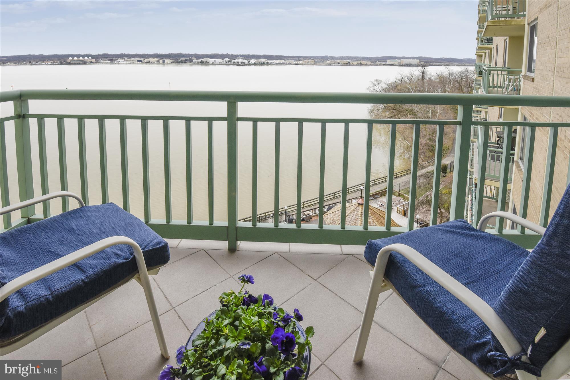 MARINA TOWERS - Residential