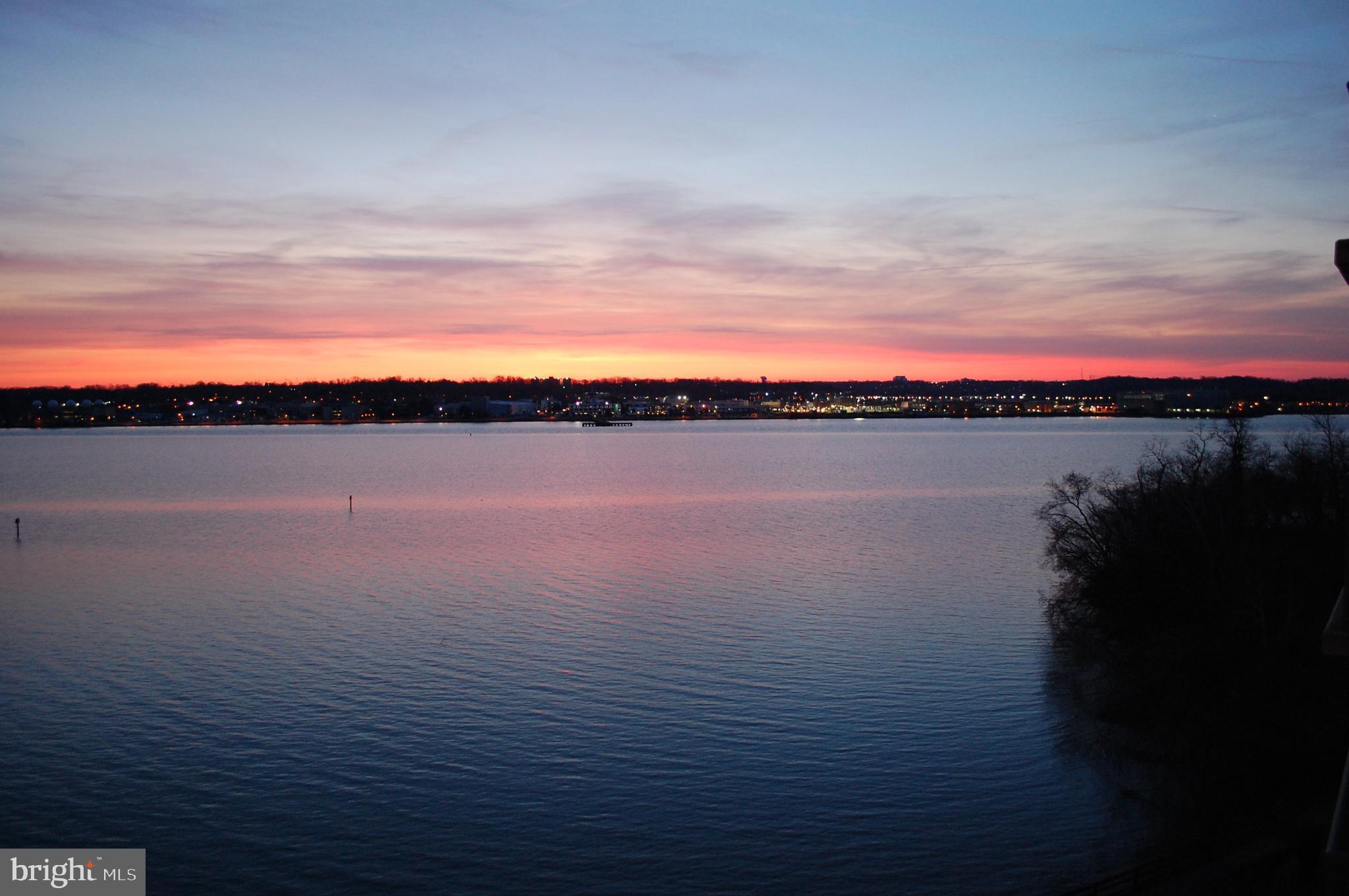 MARINA TOWERS - Residential