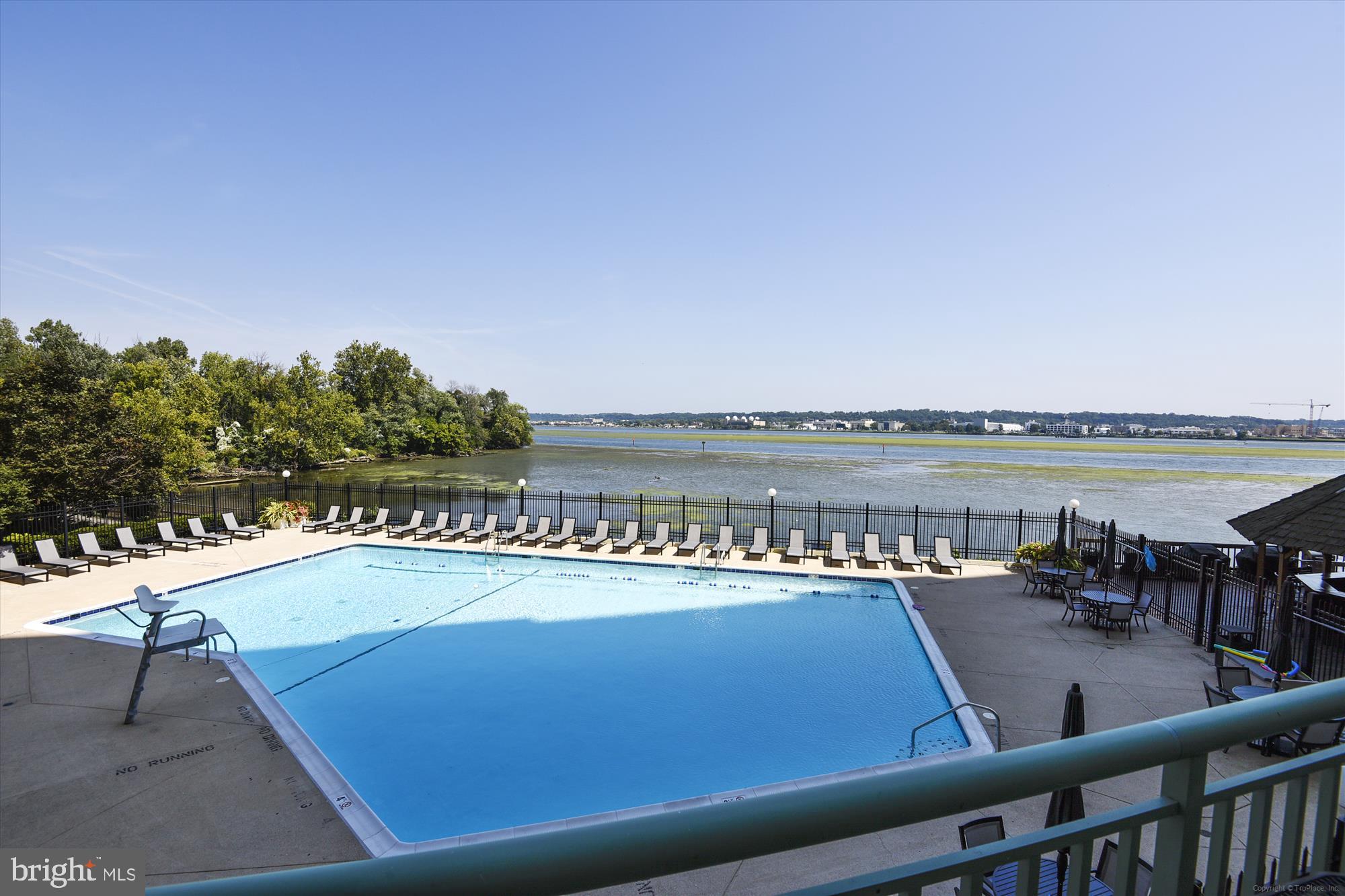 MARINA TOWERS - Residential