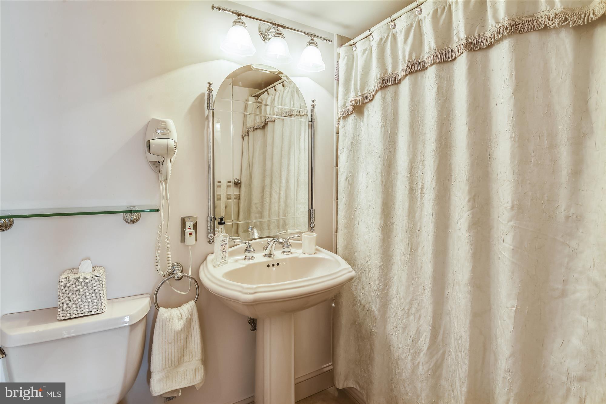 MARINA TOWERS - Residential