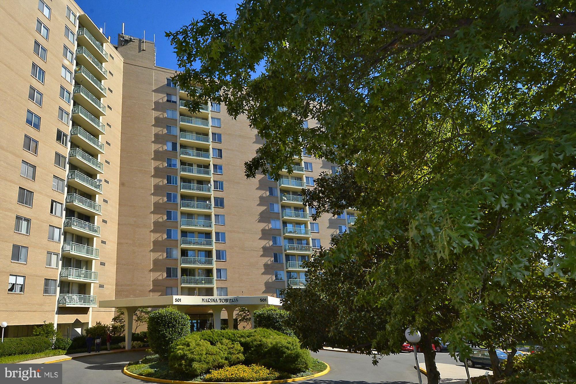 MARINA TOWERS - Residential