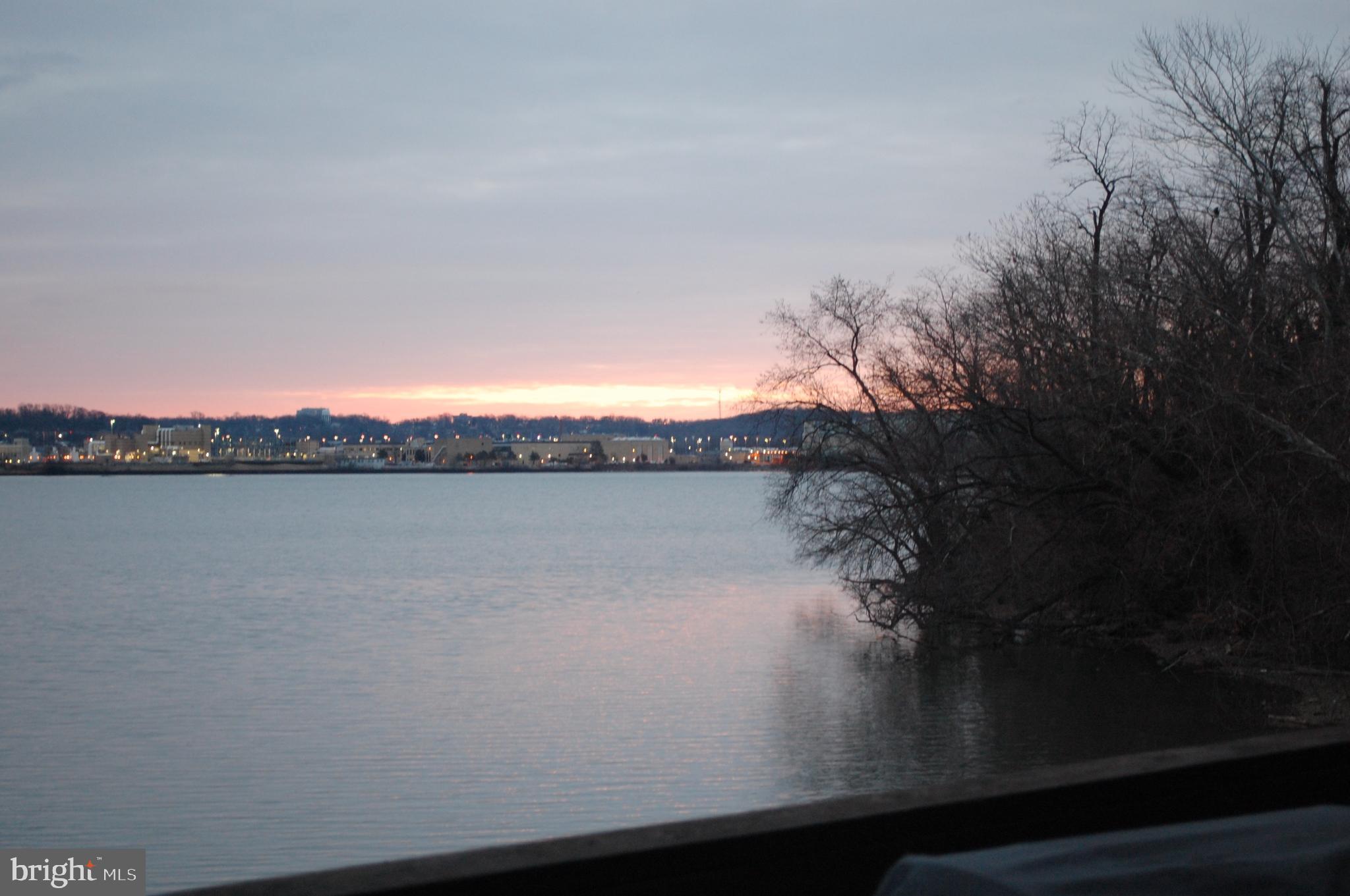 MARINA TOWERS - Residential