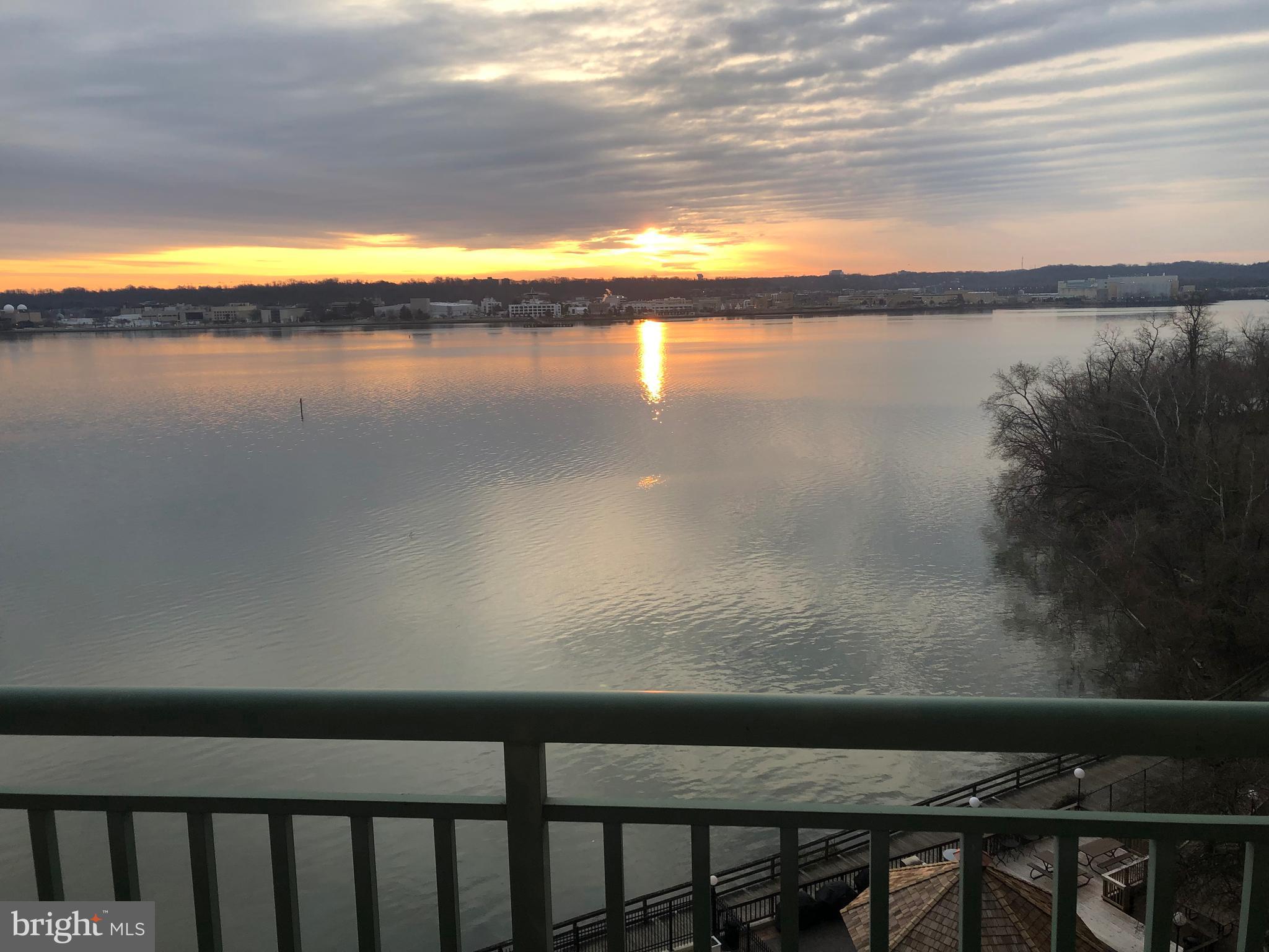 MARINA TOWERS - Residential