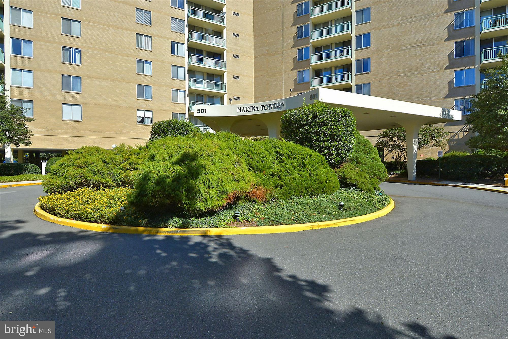 MARINA TOWERS - Residential