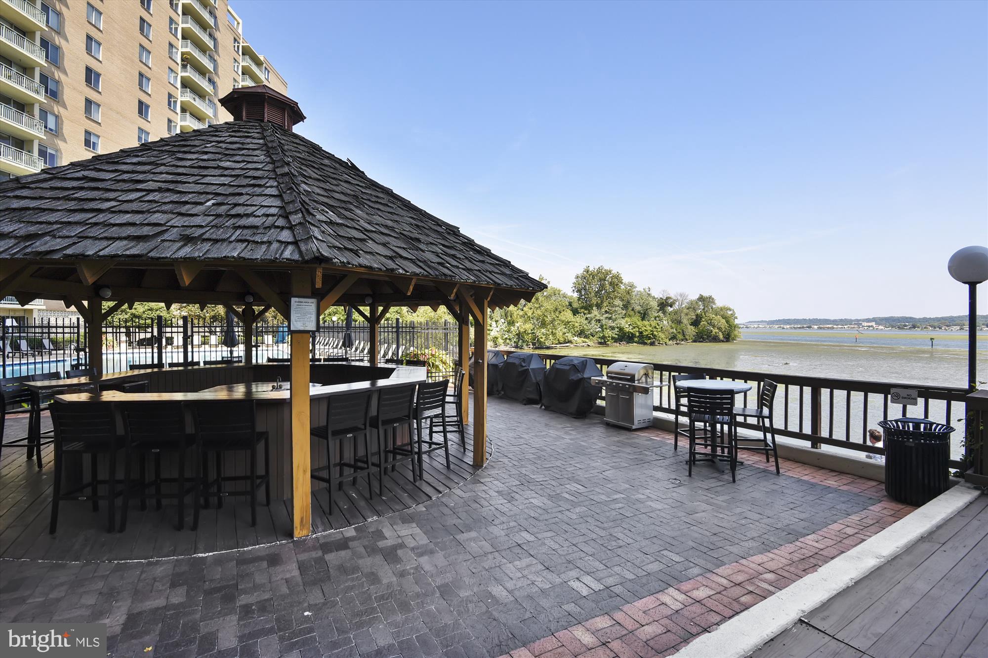 MARINA TOWERS - Residential