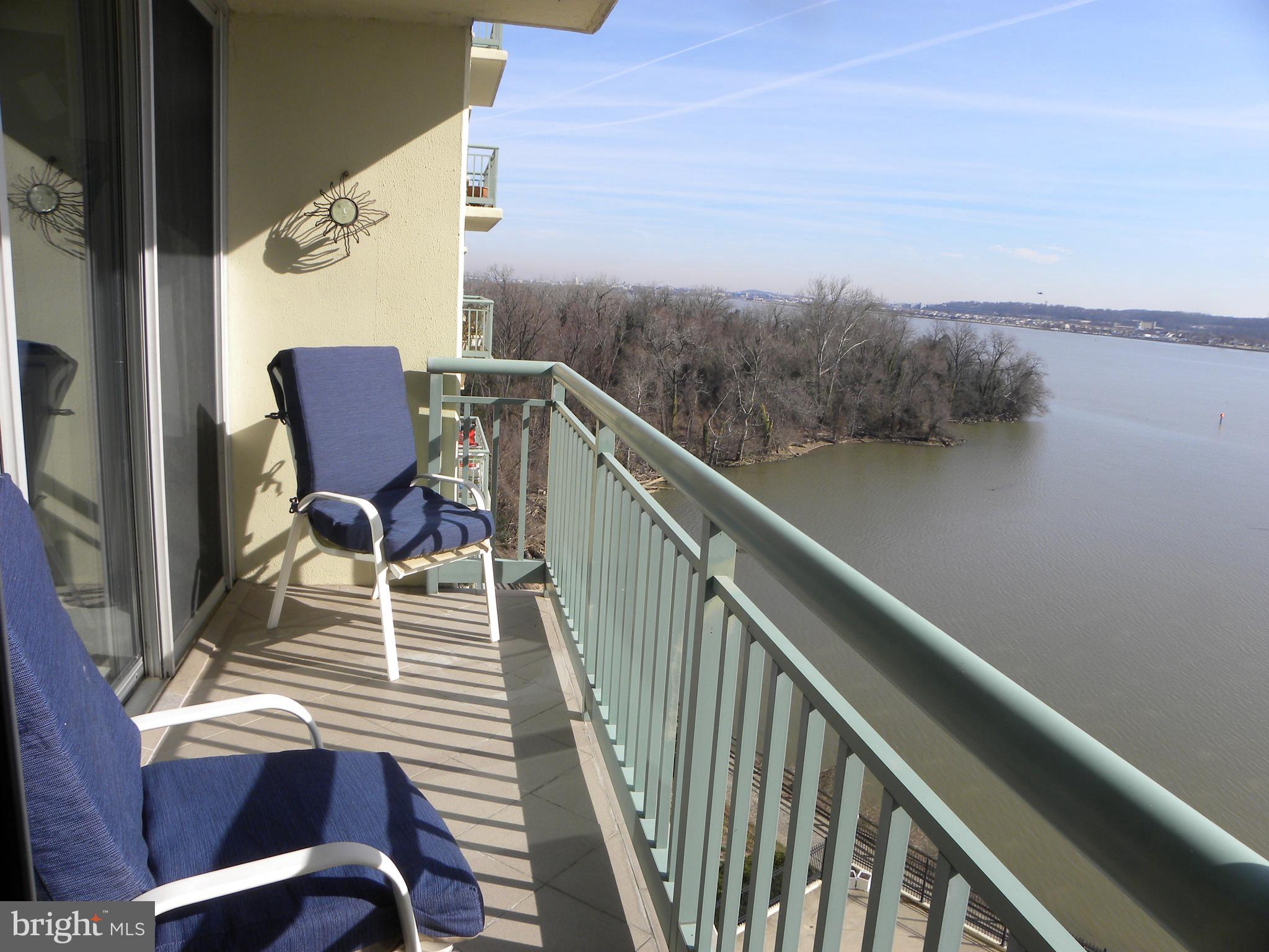 MARINA TOWERS - Residential