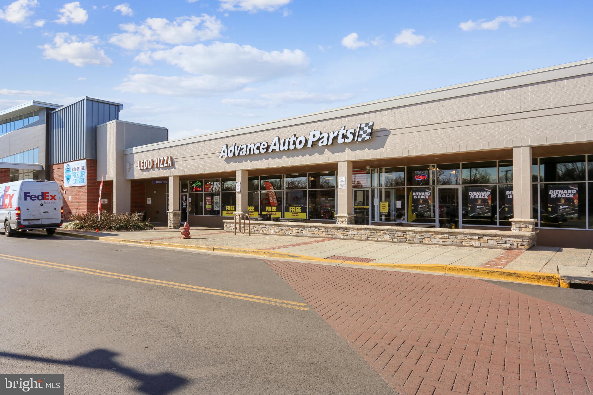 CLUBSIDE - Residential Lease