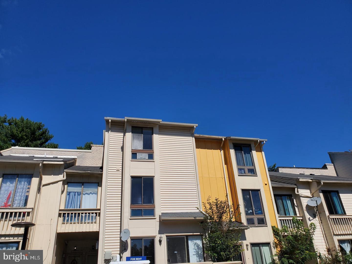 CLUBSIDE - Residential Lease