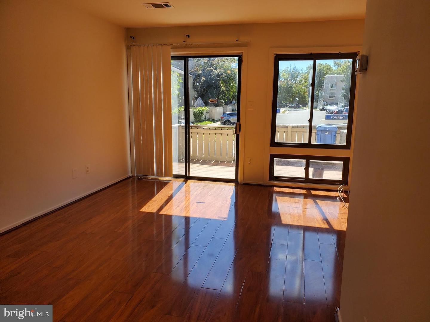 CLUBSIDE - Residential Lease