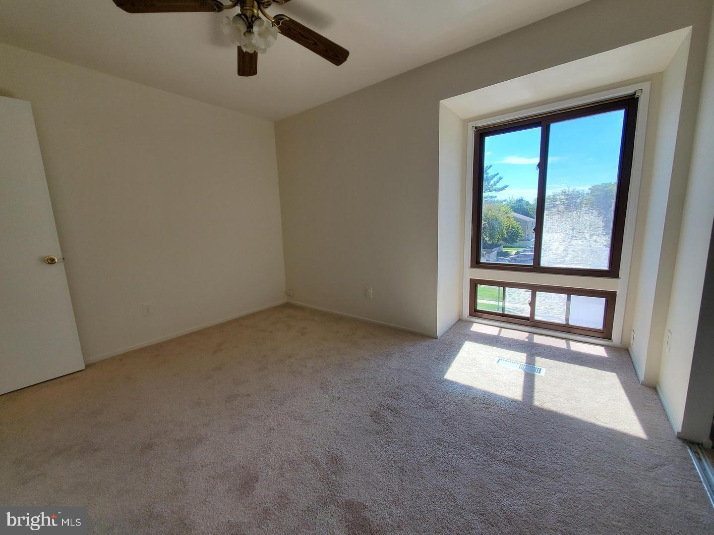 CLUBSIDE - Residential Lease