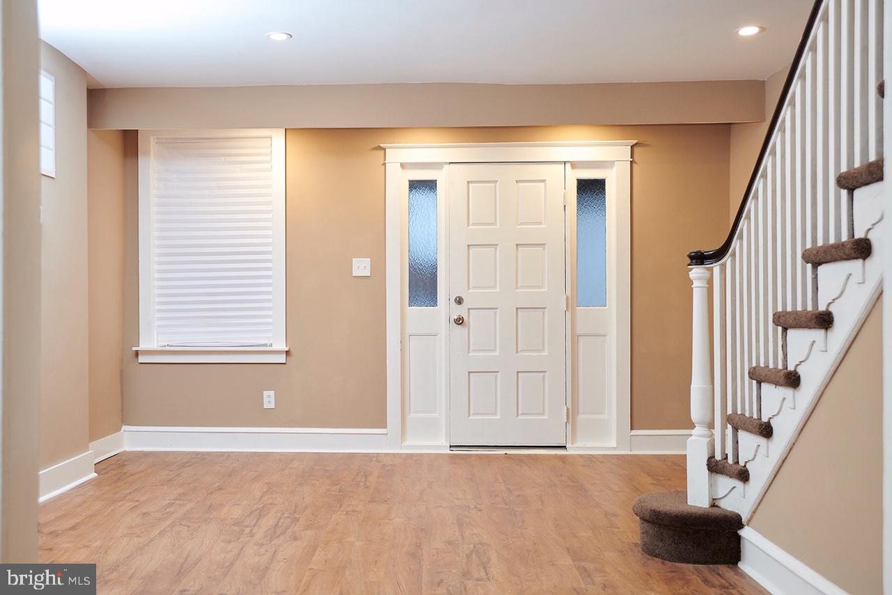 **All Agents must Pre-Qualify their clients before receiving access to view the property. - rent to net income ratio of no more than 33% - credit history of consistent payments on time and in full without delays - previous landlord recommendation - last 2 months pay stubs - last 3 months bank statements - 2-3 professional references (no friends nor family) **These are one of several other additional factors our system uses to determine if a candidate is the right fit. We take a very holistic approach to screening applicants, with decisions on acceptance being made on a system-generated holistic score card system, which take all data from applicant into account. No one single factor above is only ever considered in any un-biased decision and no one single individual makes that un-biased decision on approval/dis-approval.**