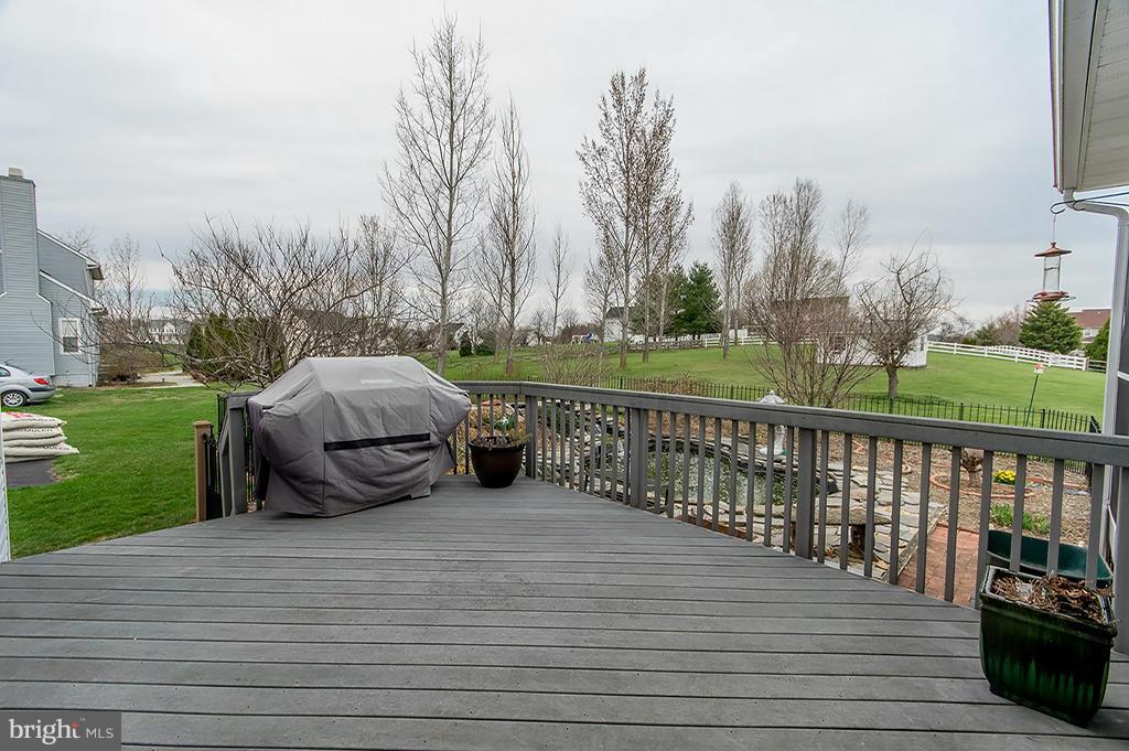 MEADOW BROOK - Residential