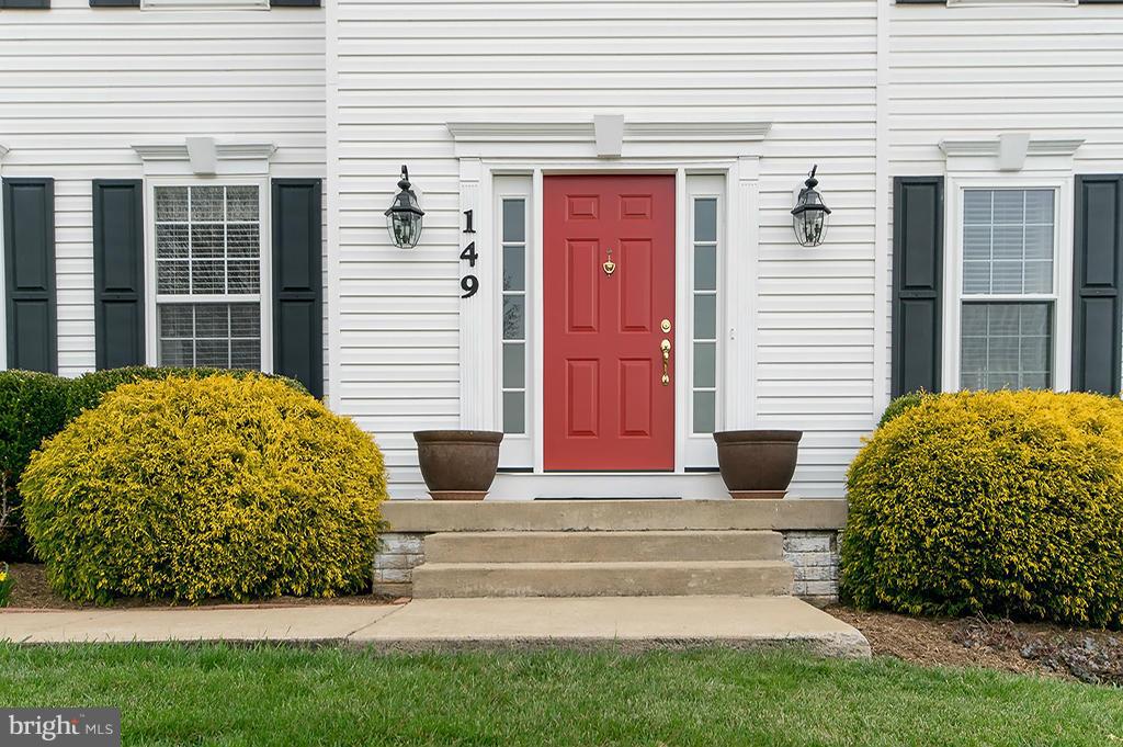 MEADOW BROOK - Residential