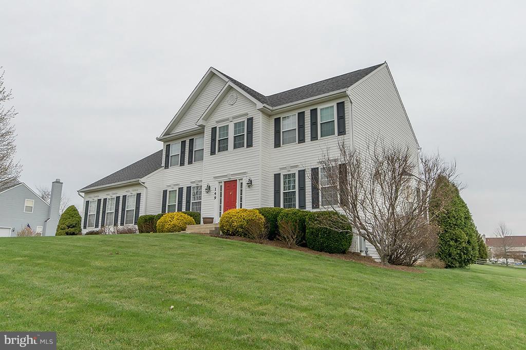 MEADOW BROOK - Residential