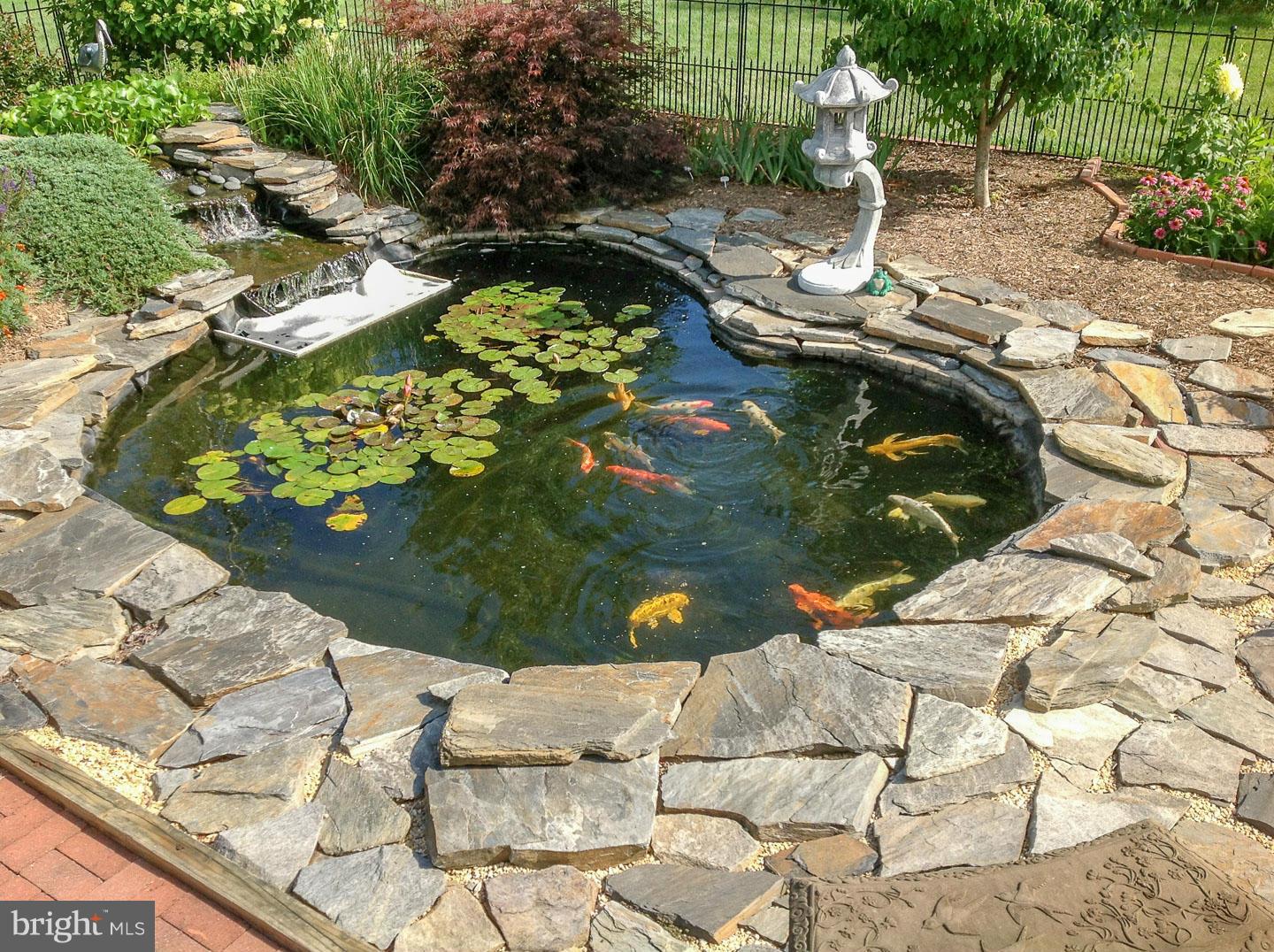 MEADOW BROOK - Residential