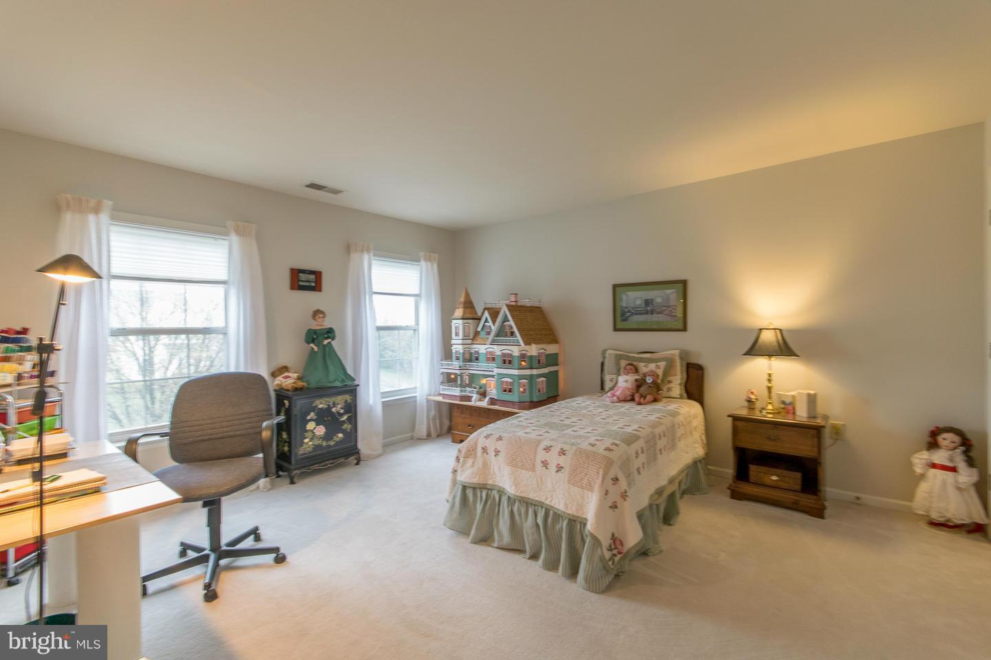 MEADOW BROOK - Residential