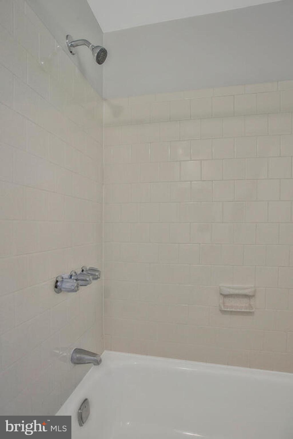 FOXHILL - Residential Lease