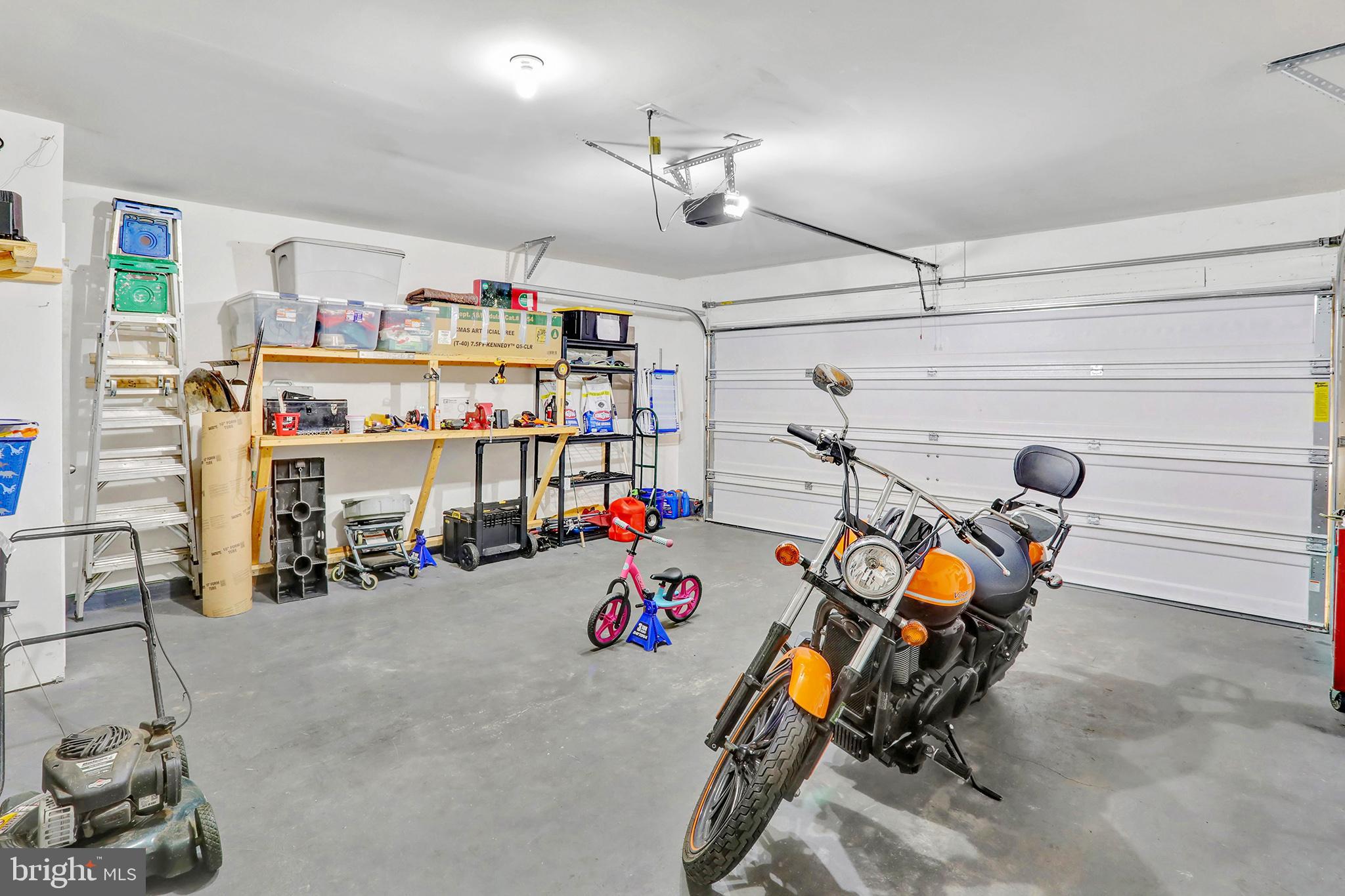 MCGINNIS POINT - Residential