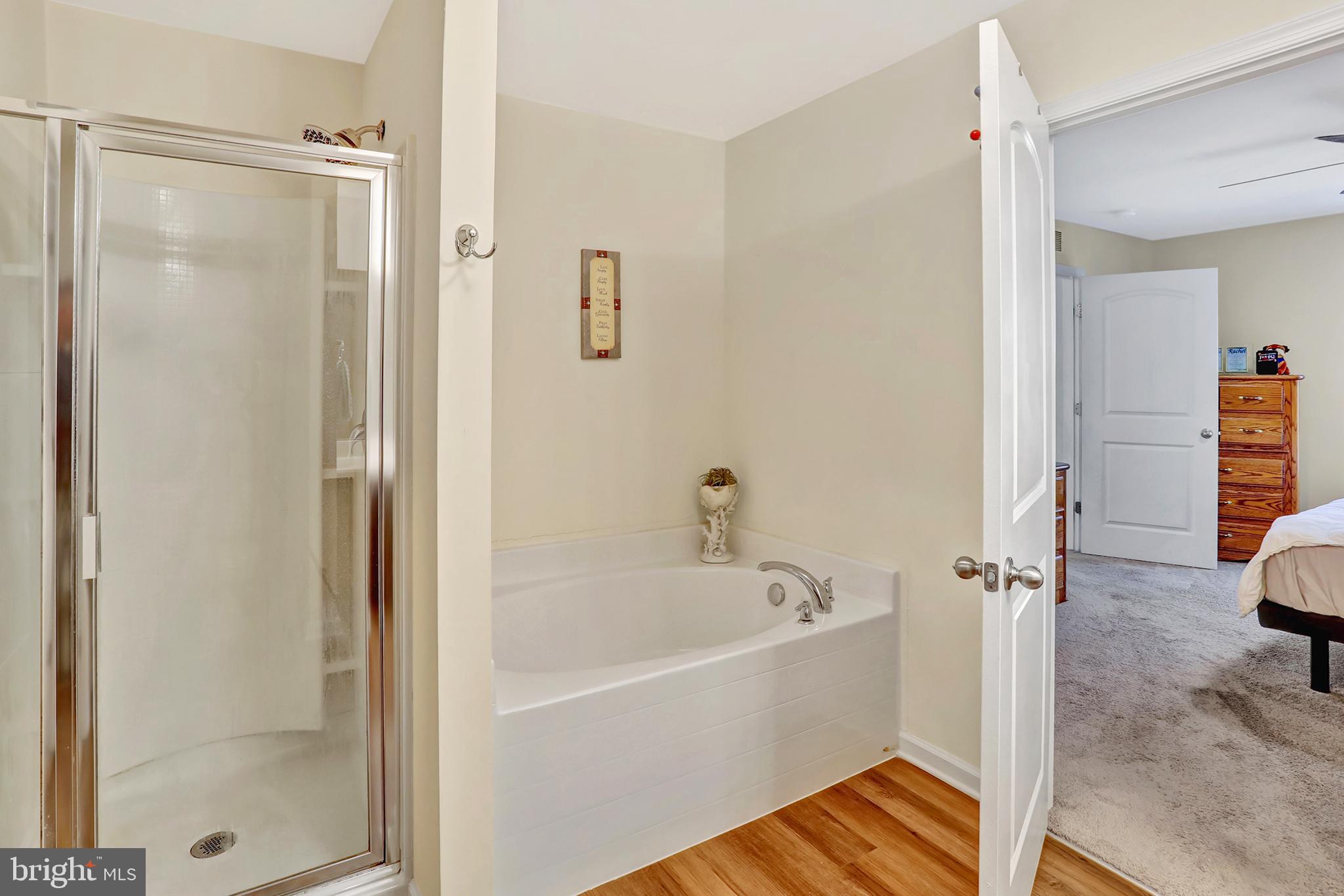 MCGINNIS POINT - Residential