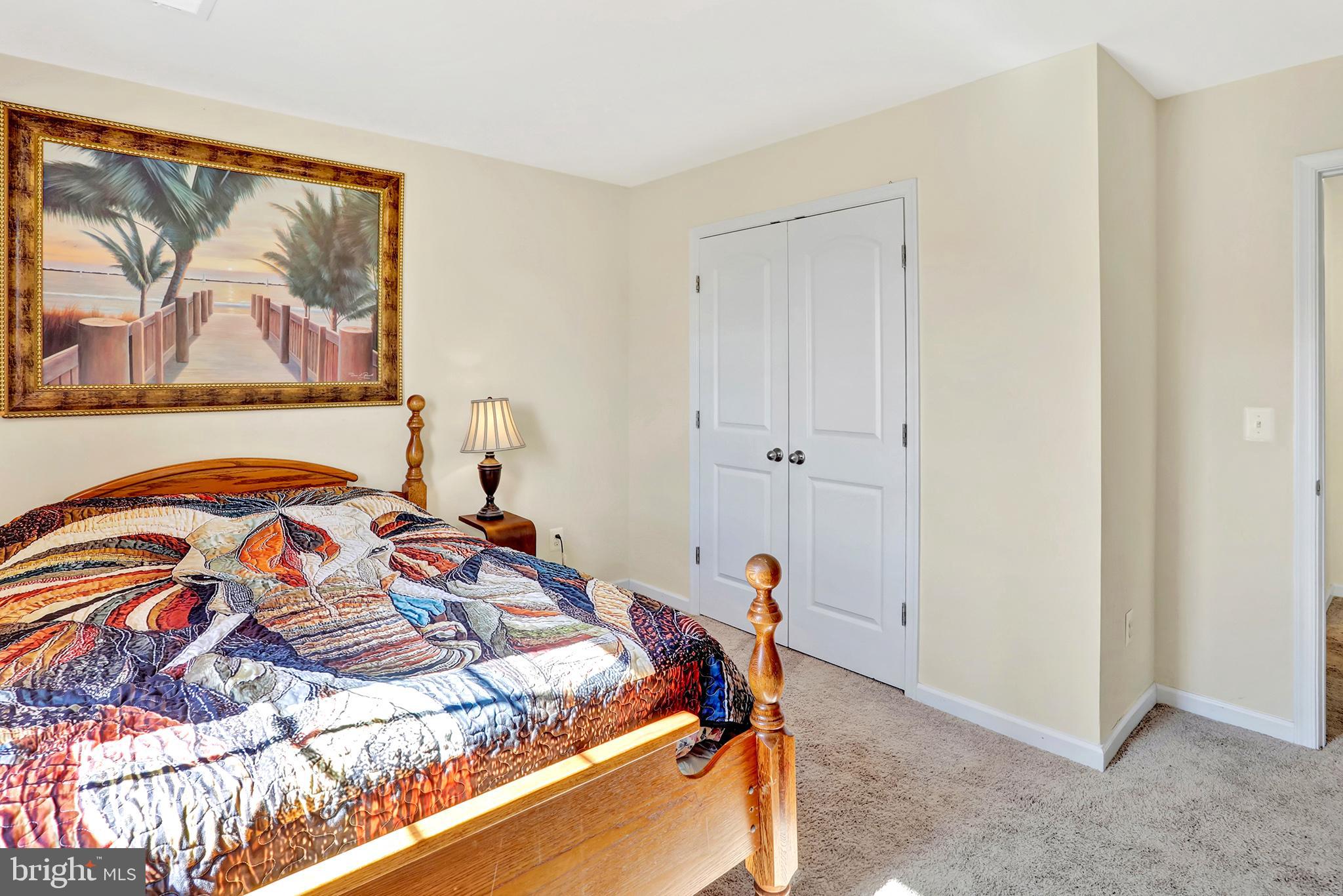 MCGINNIS POINT - Residential