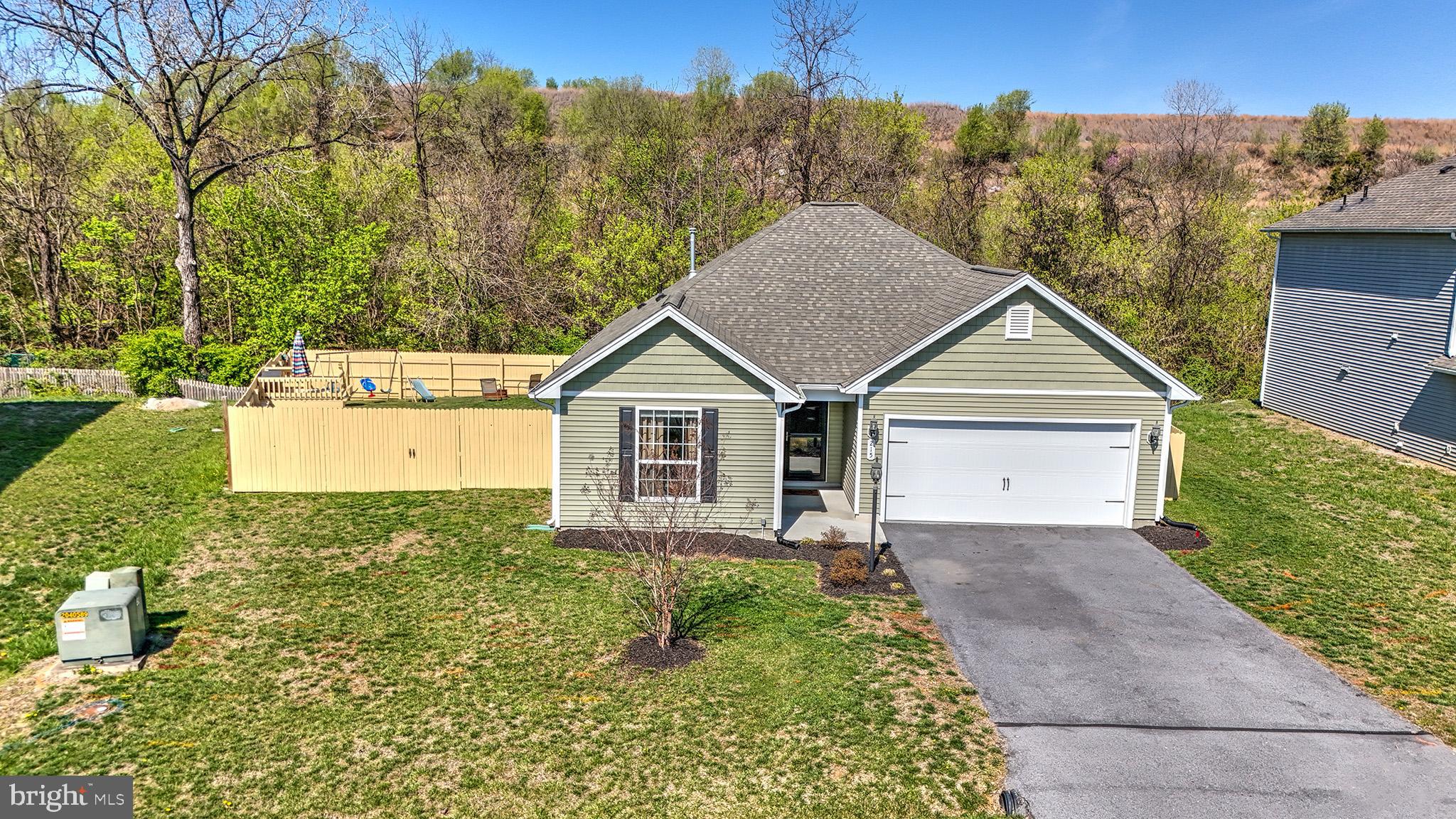 MCGINNIS POINT - Residential