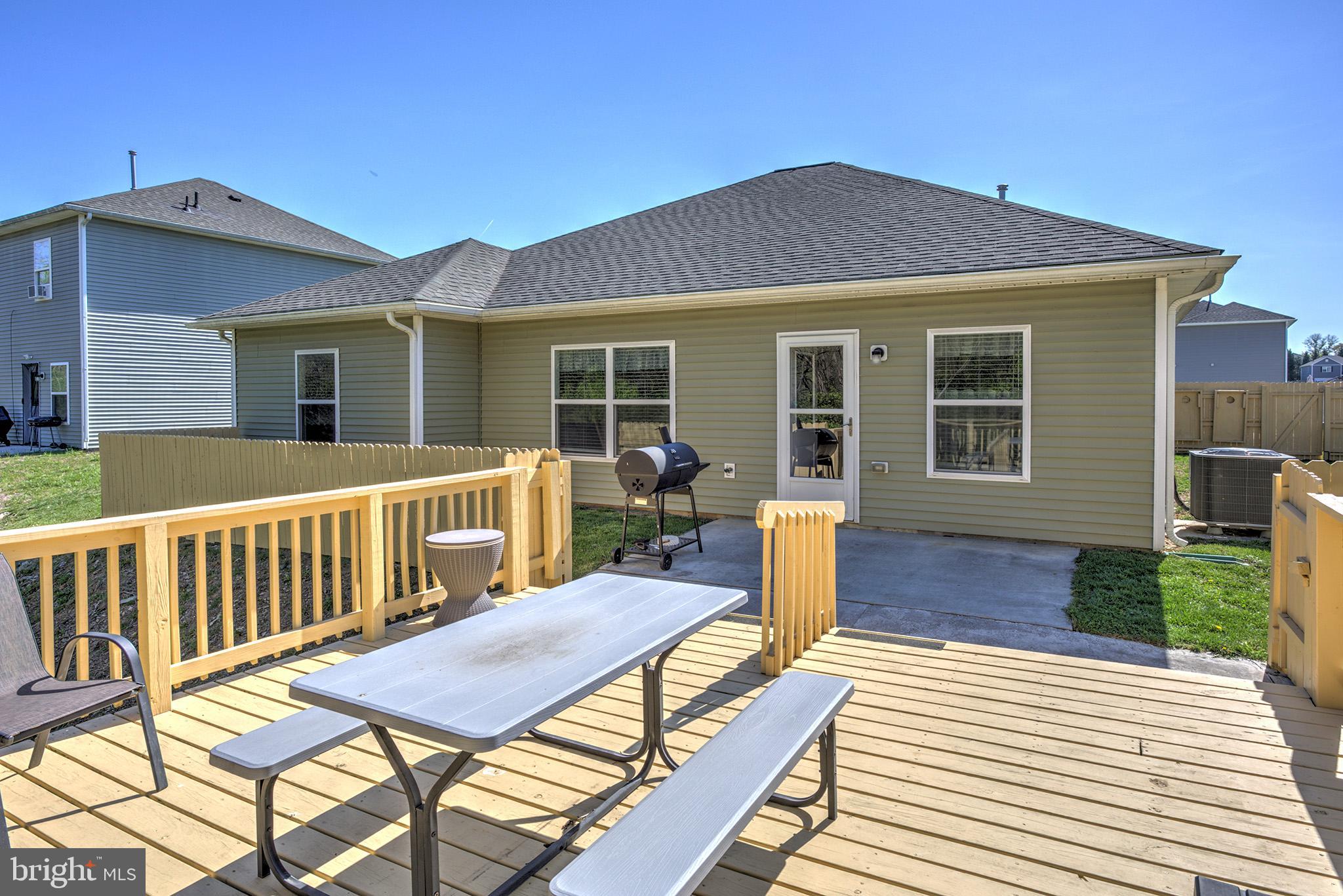 MCGINNIS POINT - Residential