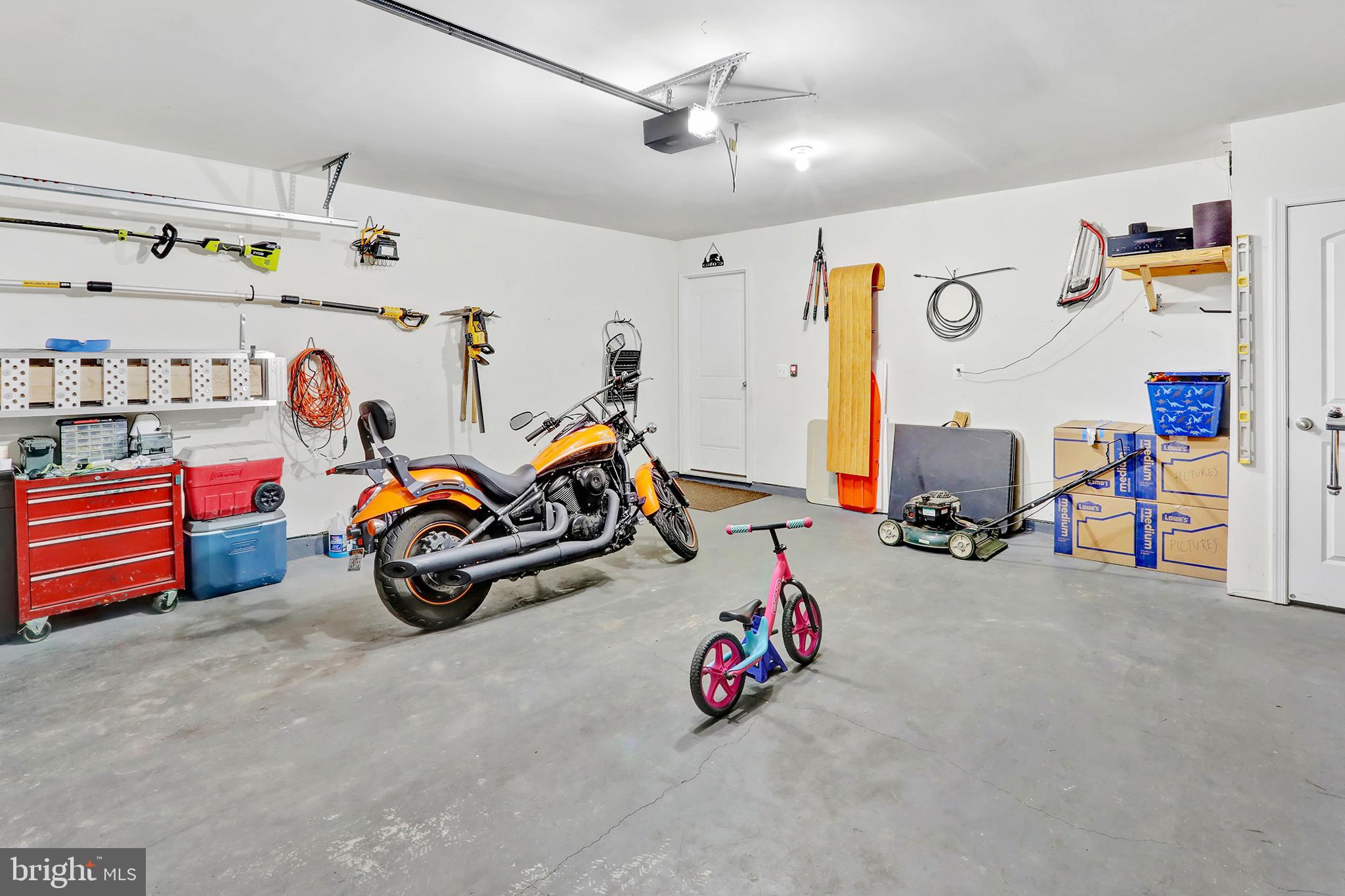 MCGINNIS POINT - Residential