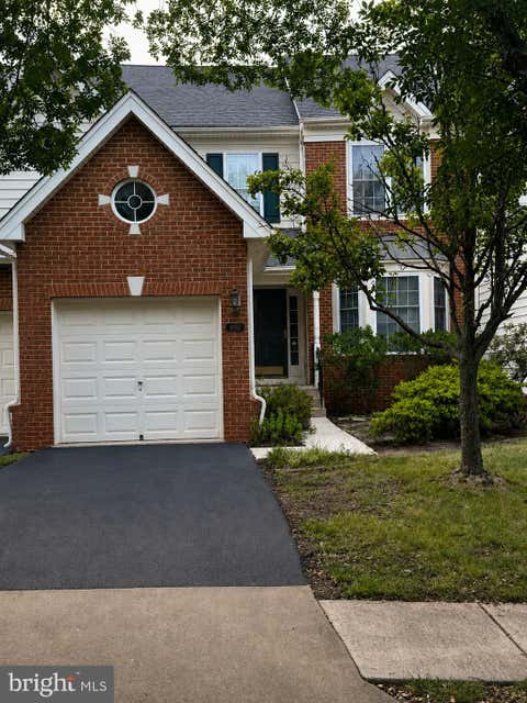 Townhouse For Rent - 5602 Wheelwright Way<br/> HAYMARKET, VA 20169
