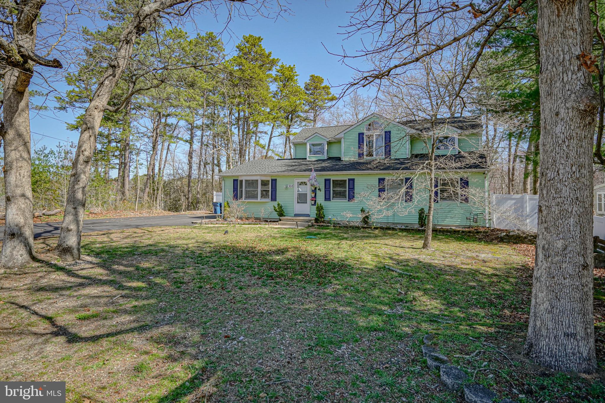 308 E COLLINGS DRIVE