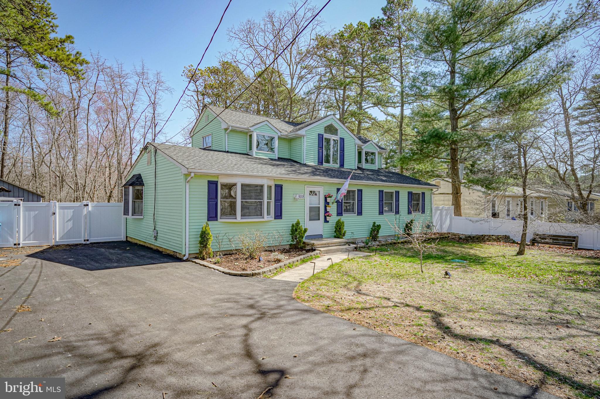 308 E COLLINGS DRIVE