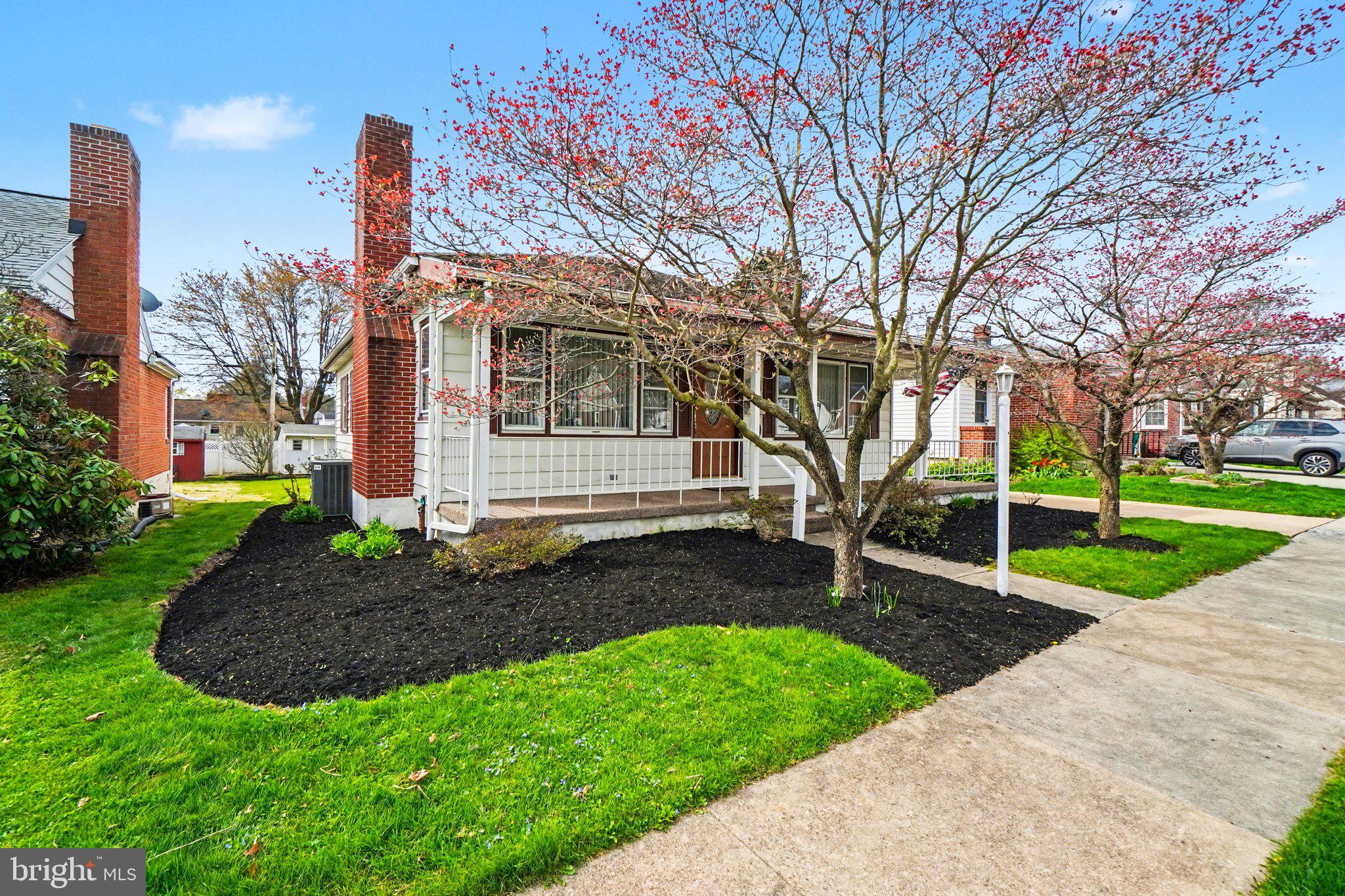 210 W CHESTNUT STREET