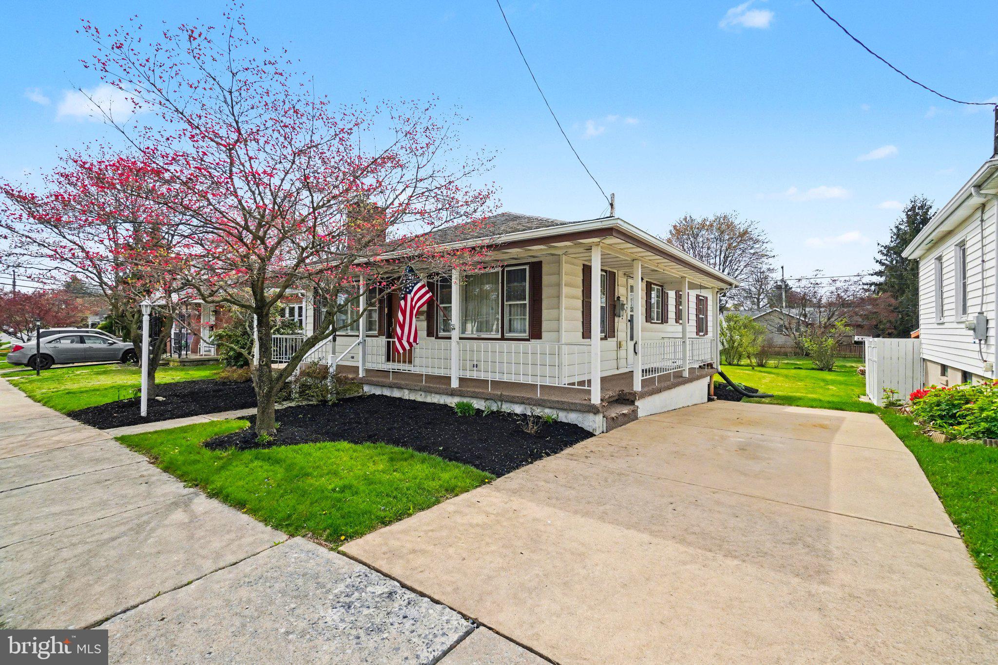 210 W CHESTNUT STREET