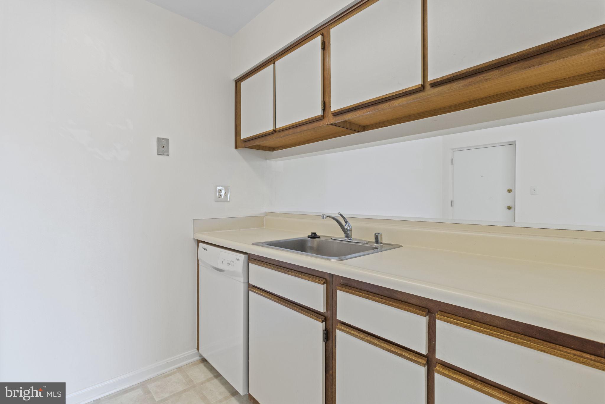 CASTLE HARBOUR CONDO - Residential