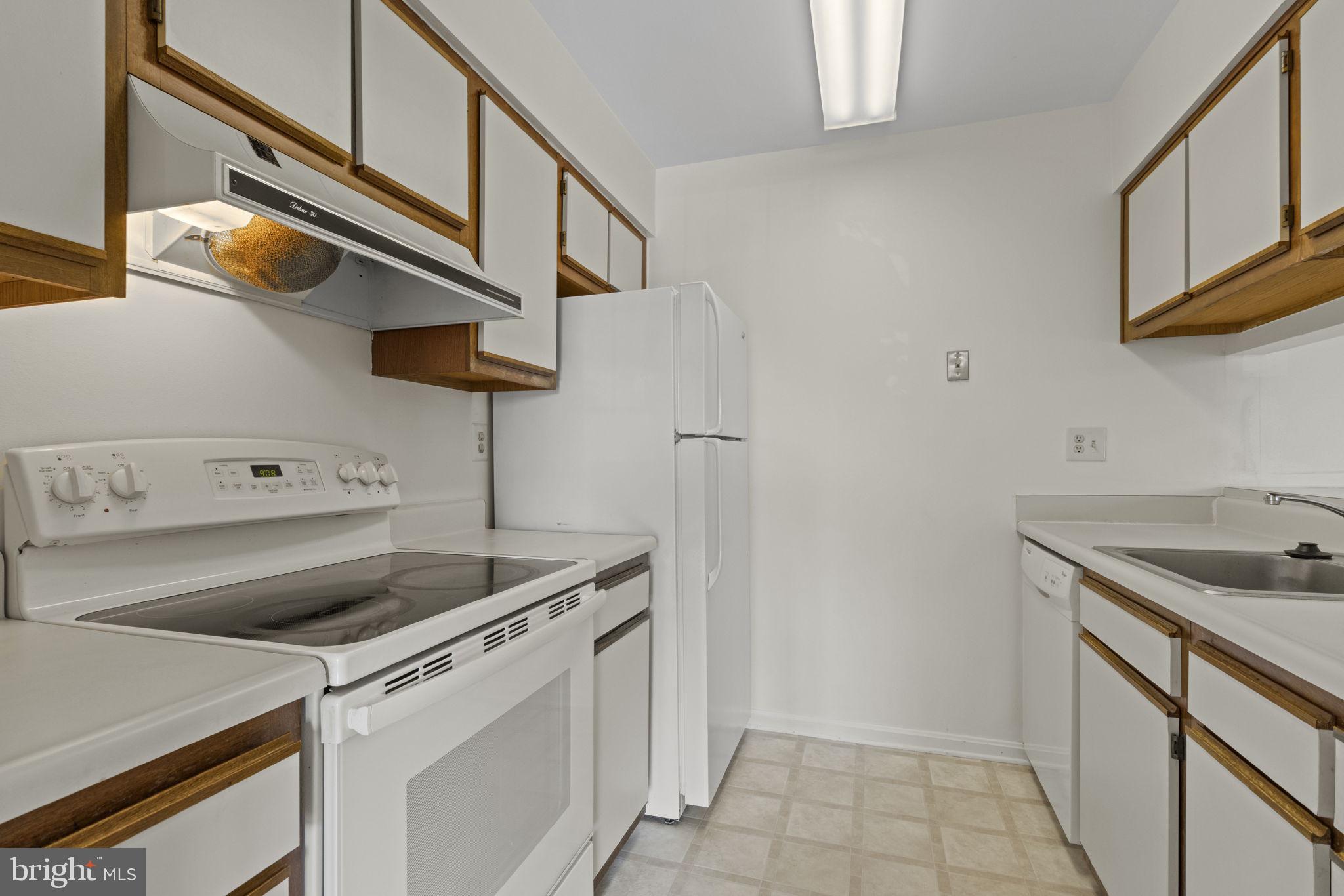 CASTLE HARBOUR CONDO - Residential