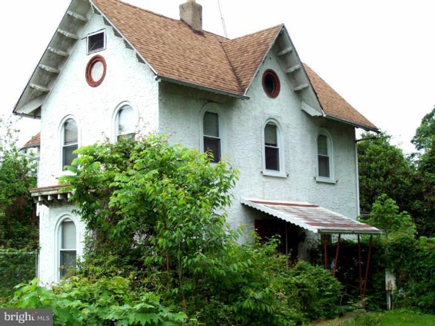 This property is a complete shell.