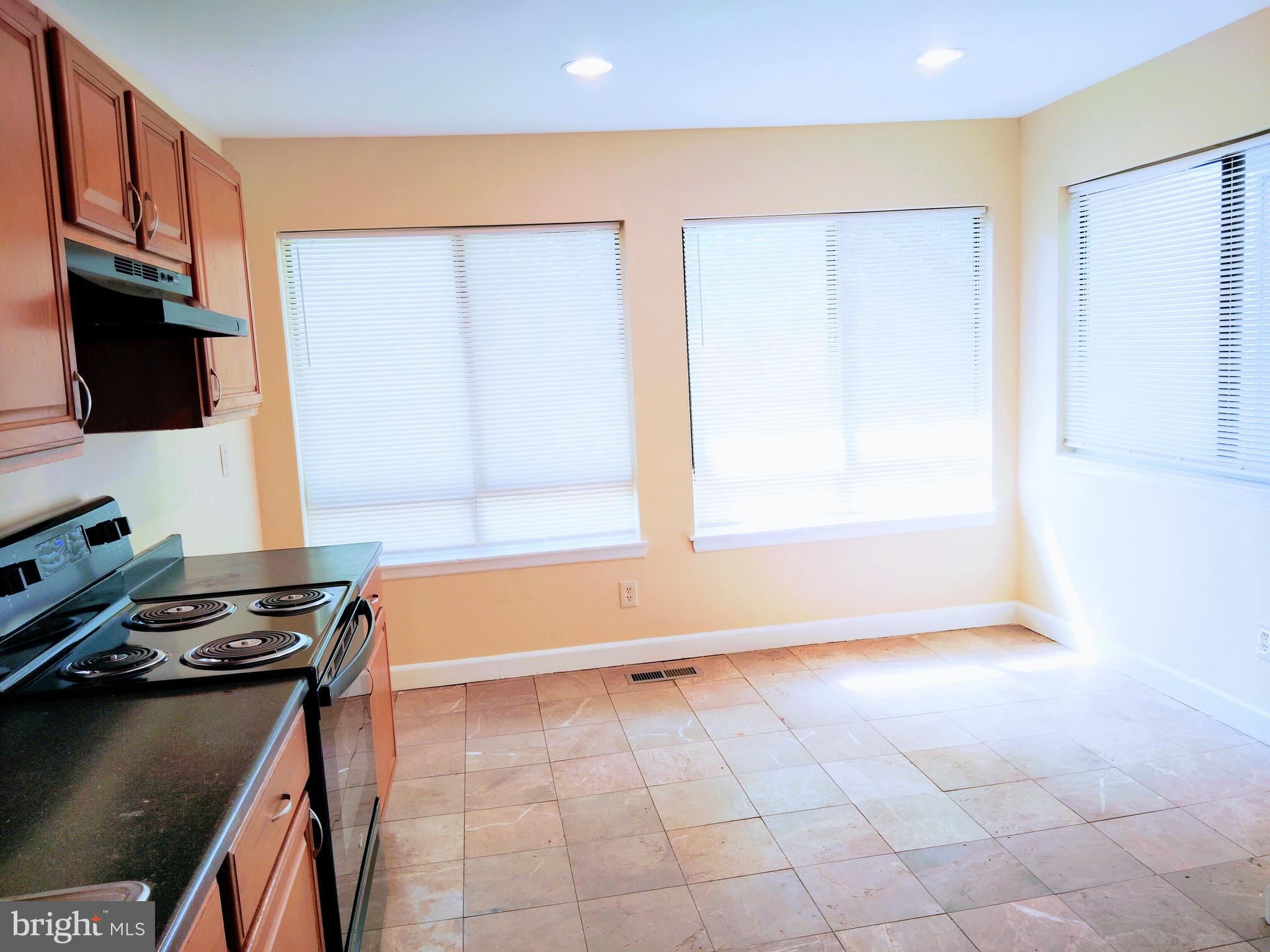 18478 STONE HOLLOW