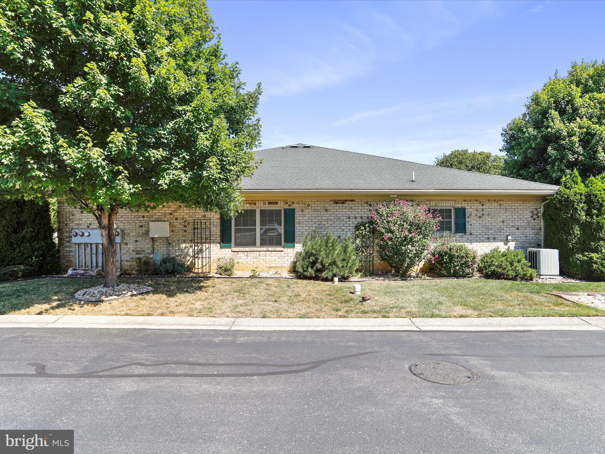 CORTLAND MANOR - Residential