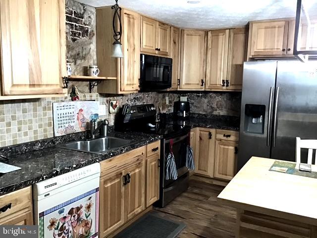 MEADOWCREST - Residential